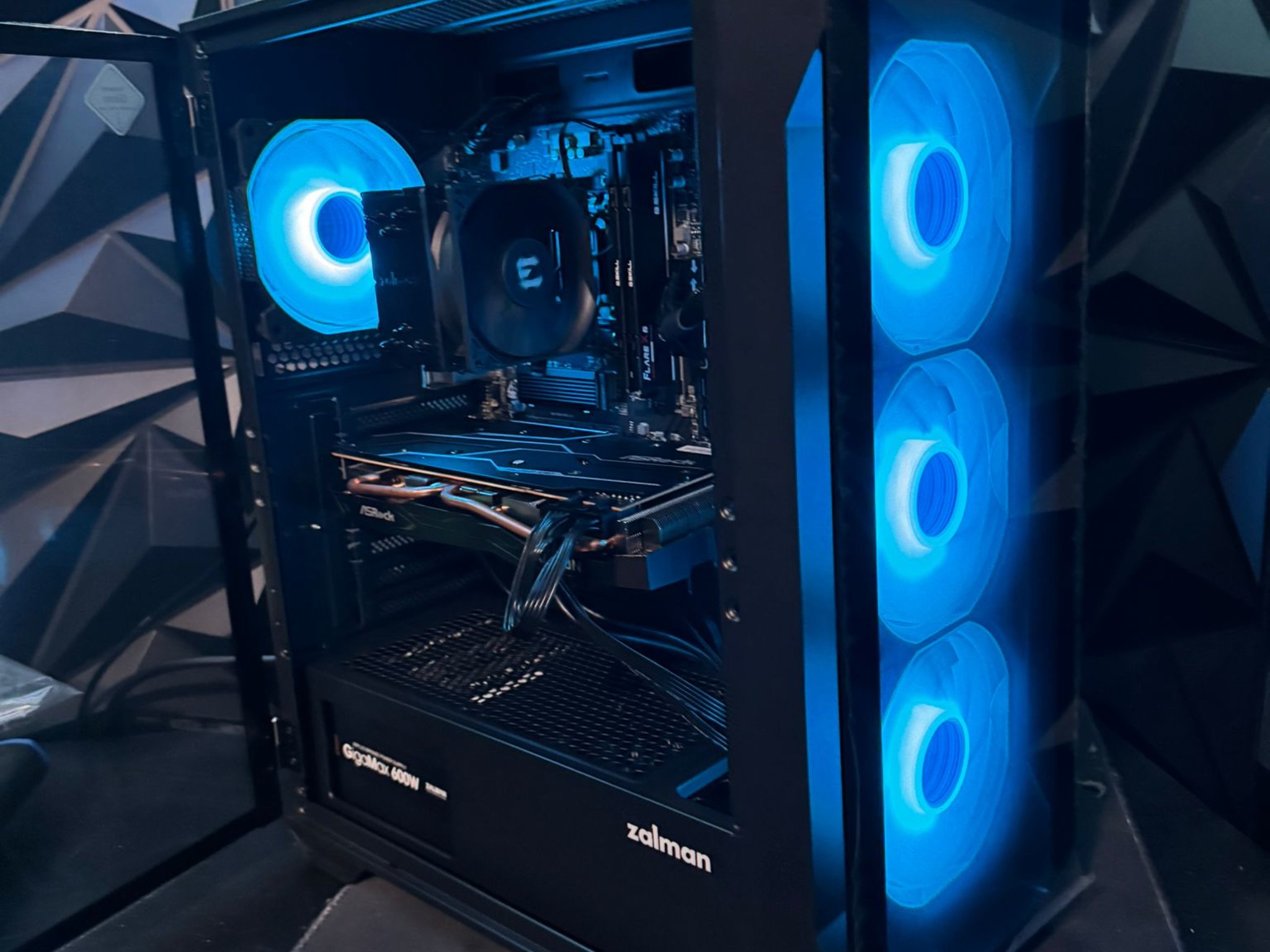 🟥🩸Red Leader🟥🩸1440P Gaming Ryzen 5 7600| RX 6700XT 12 GB| 32 GB DDR5| 1 TB NVMe