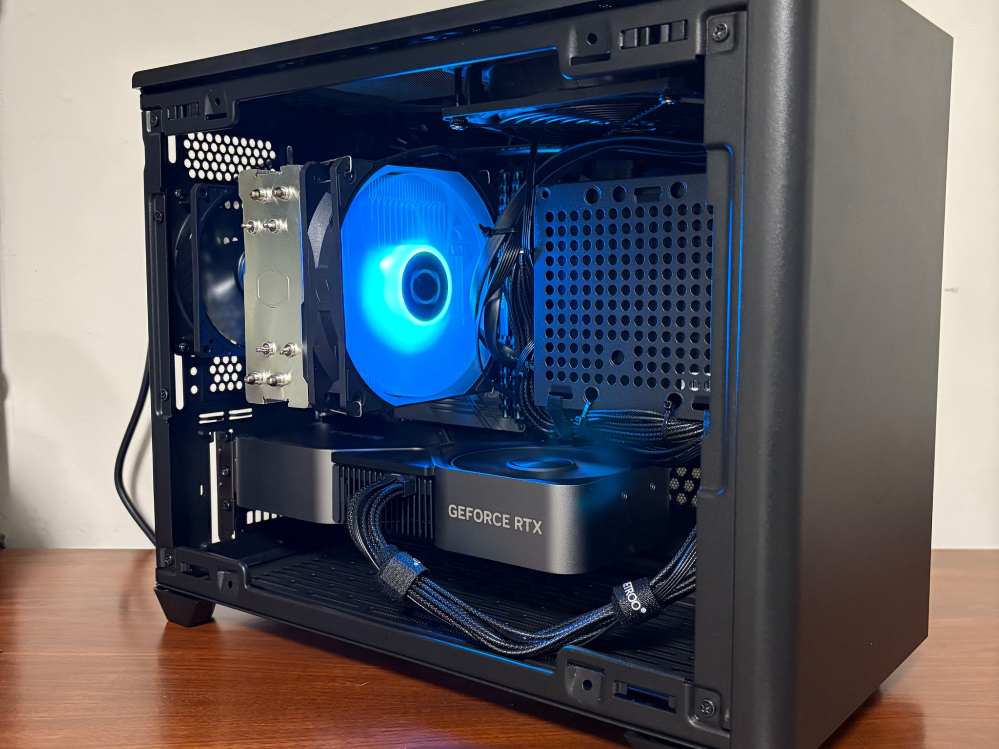 RTX 4070 FE | Ryzen 7 5800XT | 32GB DDR4 | 1 TB SSD | 750W PSU | 3x 120mm Fan | mATX Case