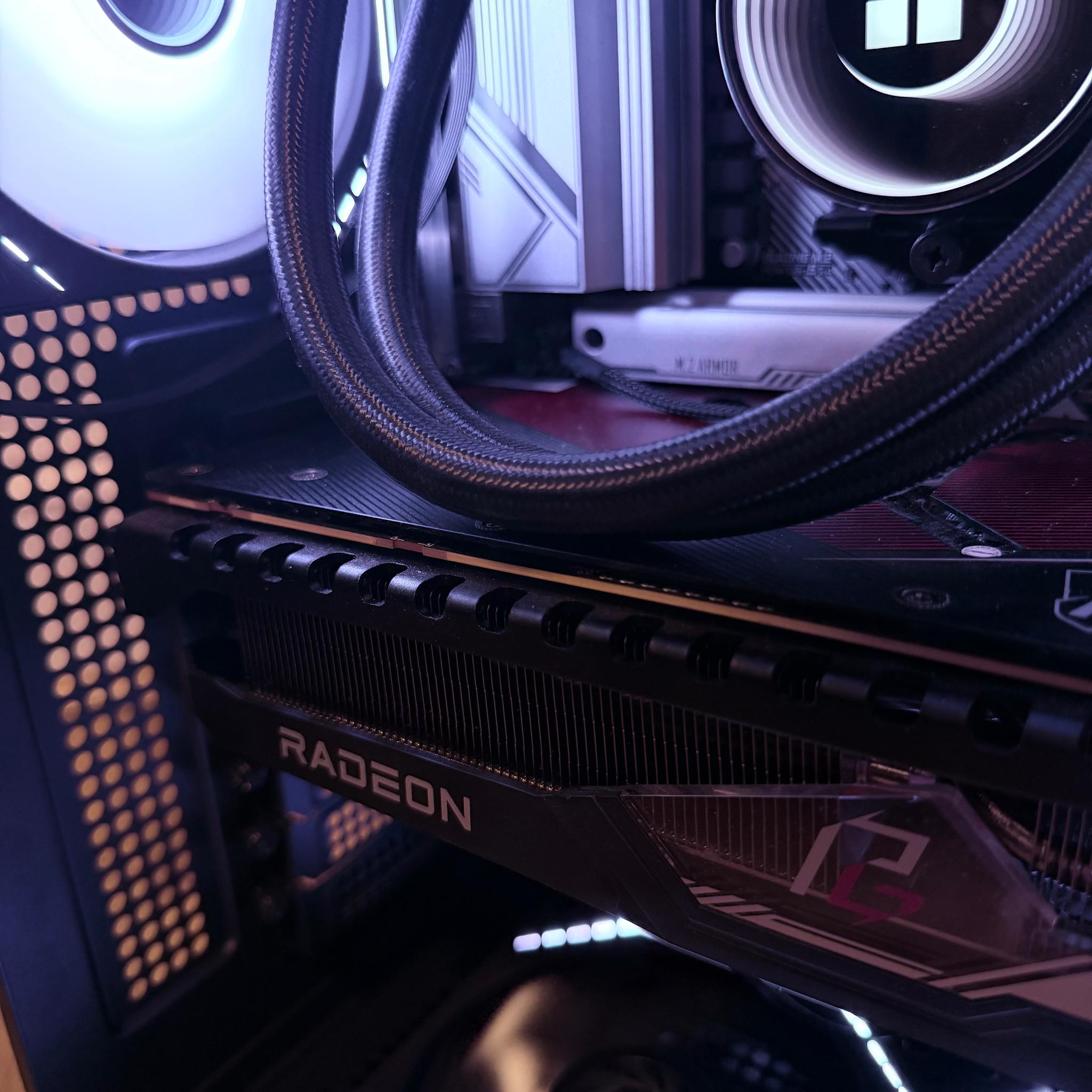 ❄️"Artic Veil"❄️| 4k Gaming | 7900 XTX 24gb| Ryzen 9 7900 | 32GB Ram | 2tb SSD | WiFi