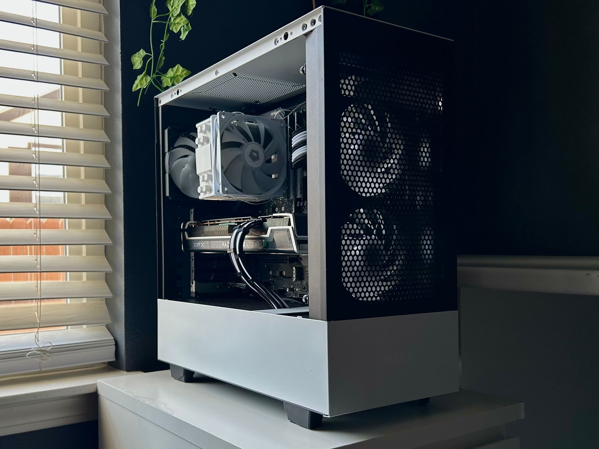 ⚫🟣⚪️ XFX RX 6700XT 12GB // Intel i5 11400F
