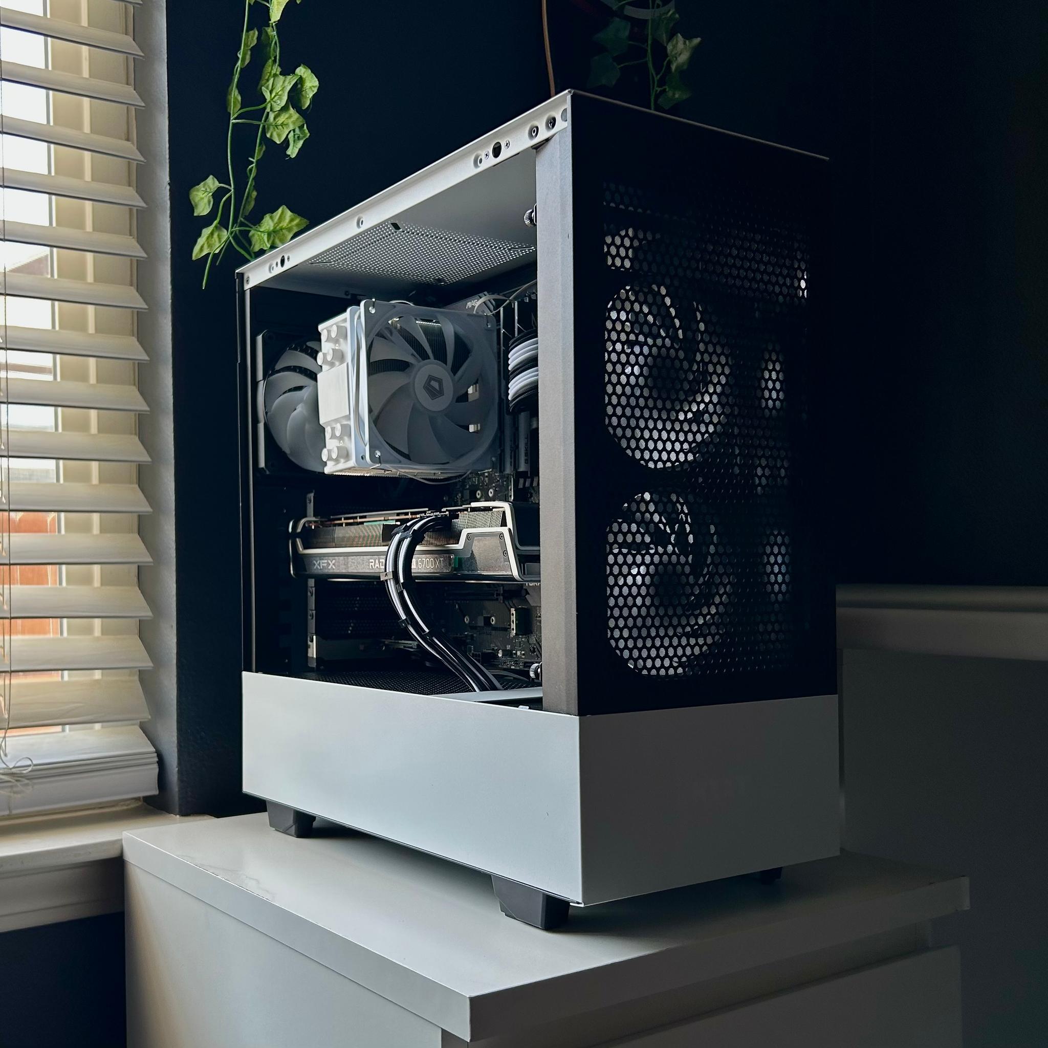 ⚫🟣⚪️ XFX RX 6700XT 12GB // Intel i5 11400F
