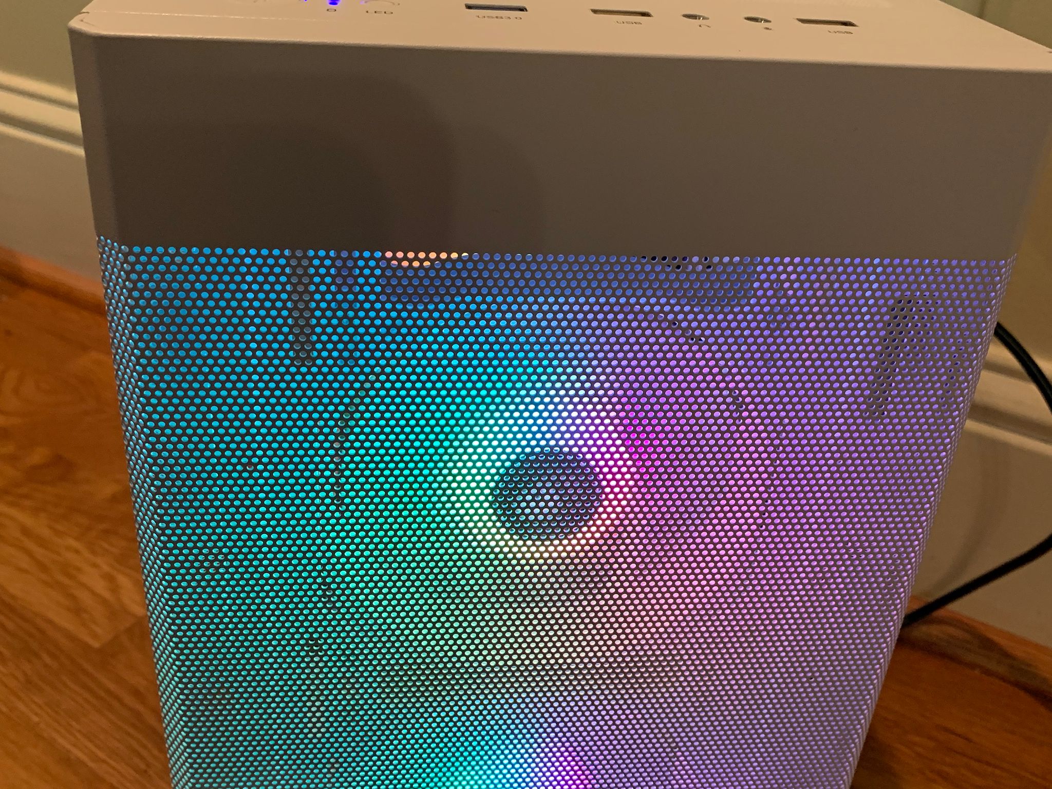 RYZEN 2300x RX 580 FORTNITE READY GAMING PC WHITE WiFi aRGB 16GB RAM 1000GB SSD WINDOWS 10