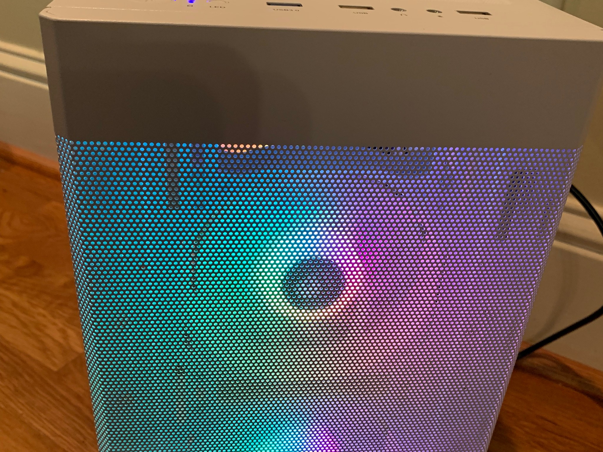 RYZEN 2300x RX 580 FORTNITE READY GAMING PC WHITE WiFi aRGB 16GB RAM 1000GB SSD WINDOWS 10