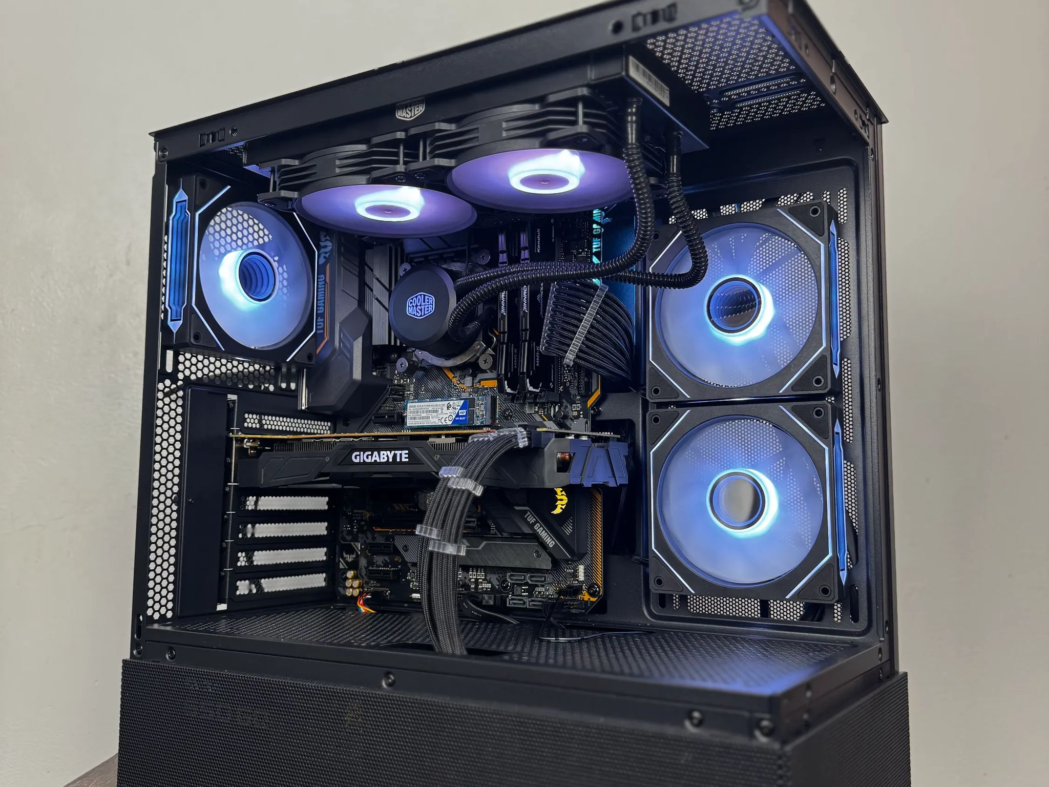 💸Value!💸 Budget Gaming PC (i7 9700k + GTX 1080 TI + 16gb Ram)