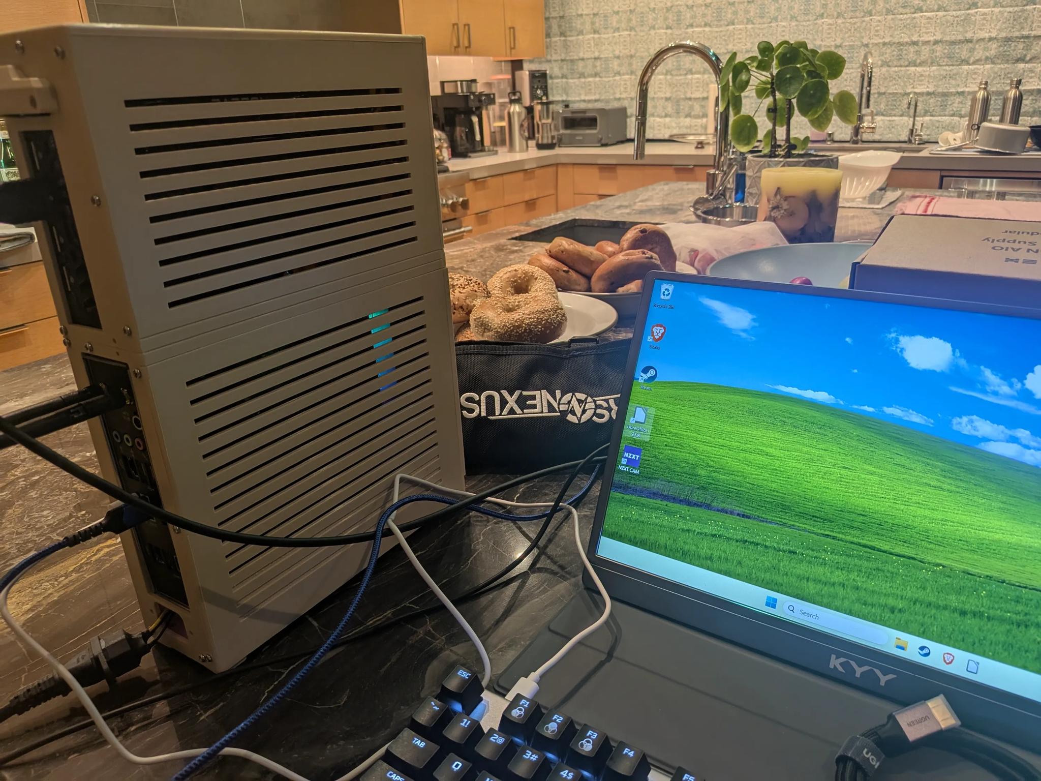 XP Bliss - RX 7600, Ryzen 5 8400F, 32 GB DDR5, 2 TB Gen 4 NVME, RGB, Sleeper