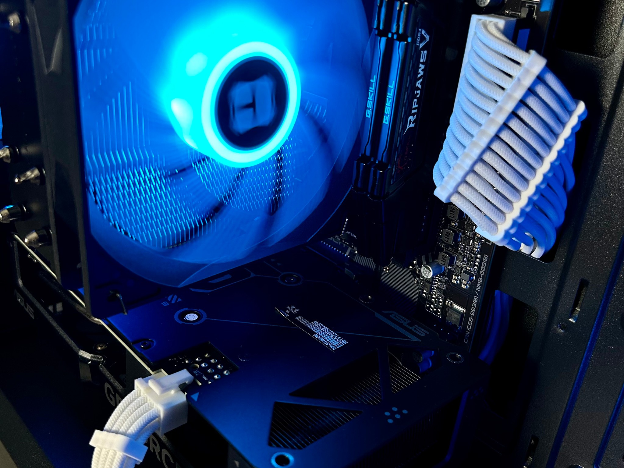 RTX 4060 | Ryzen 5 5600 | 1TB NVME | 16GB 3600MHz