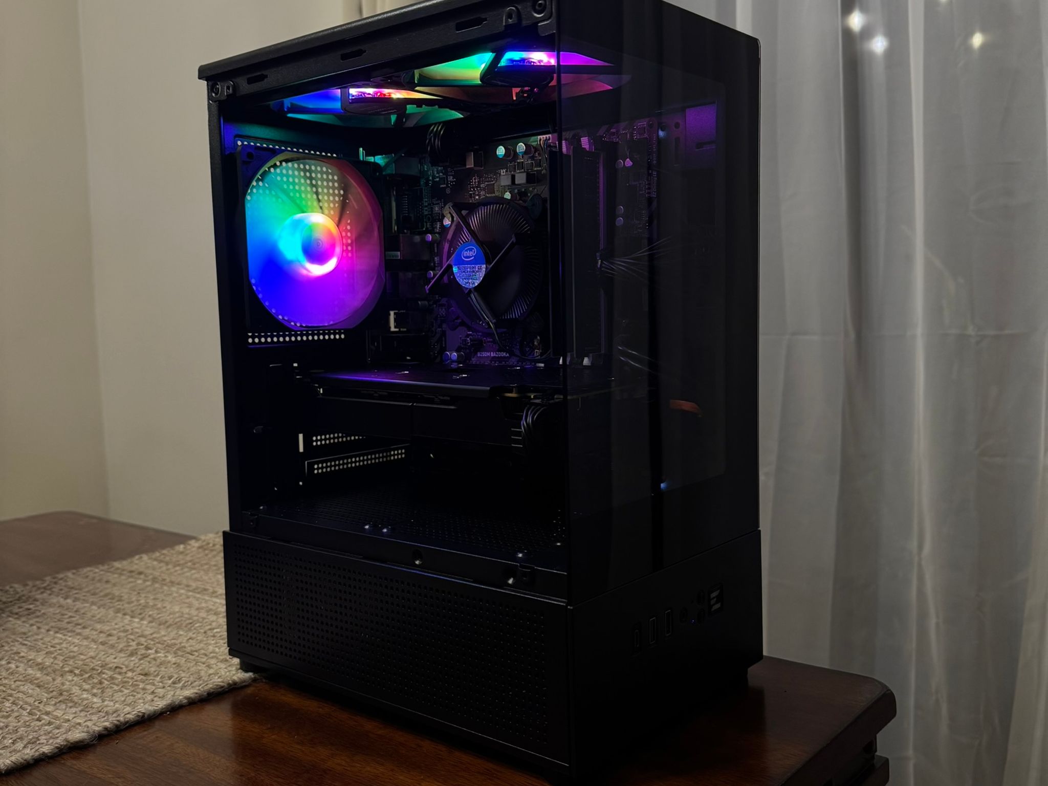 "E-Sports" | XFX RX 570 | Intel Core i5 7500 | 20GB DDR4 | 700GB SSD/HDD