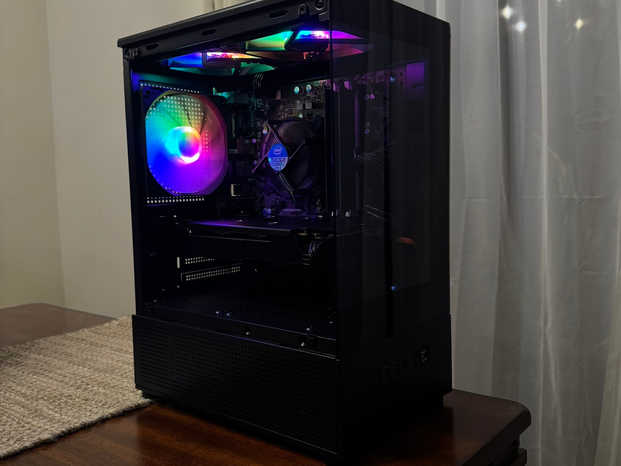 "E-Sports" | XFX RX 570 | Intel Core i5 7500 | 20GB DDR4 | 700GB SSD/HDD