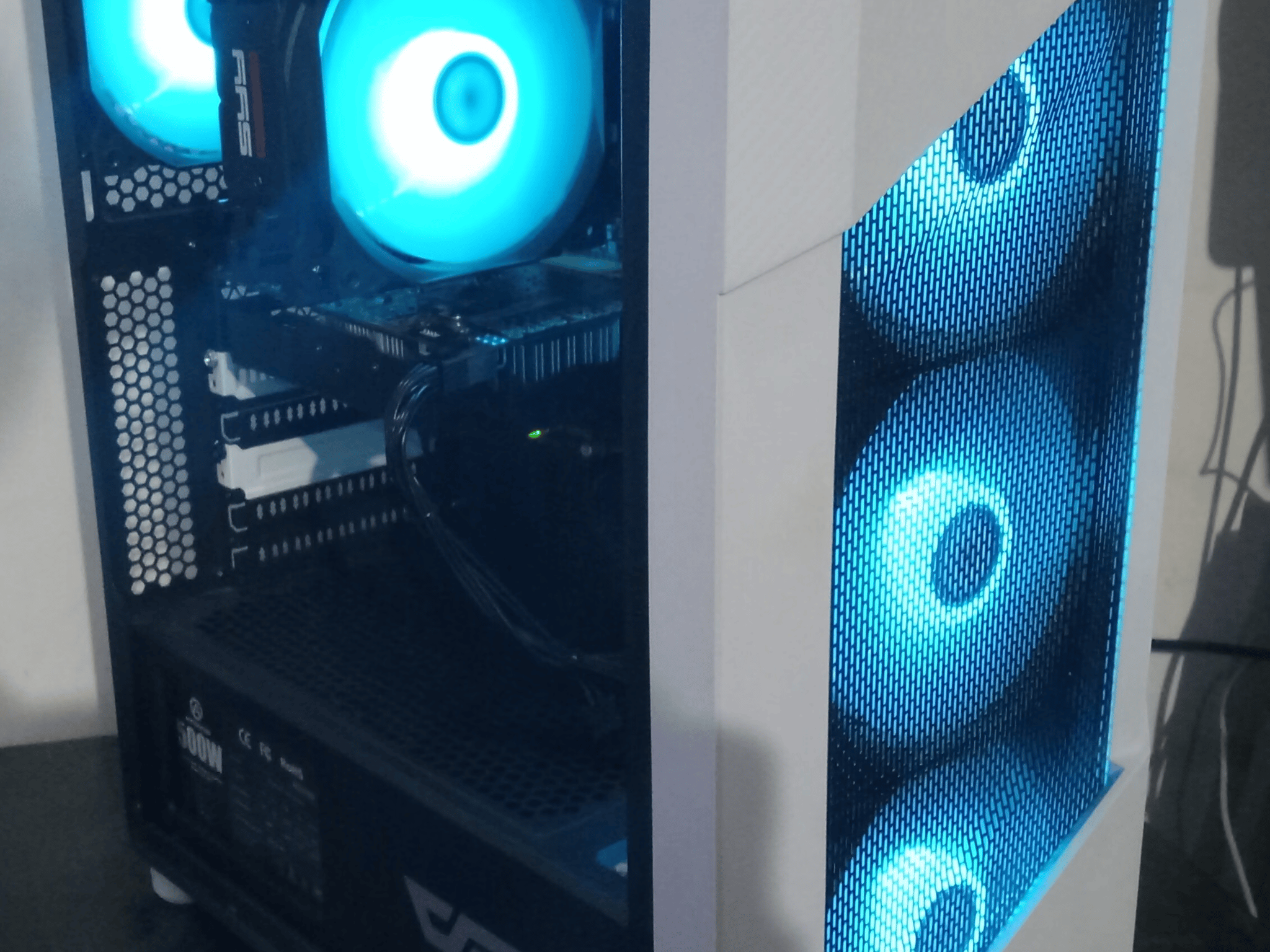 ON SALE / mid range i7 gaming pc. 