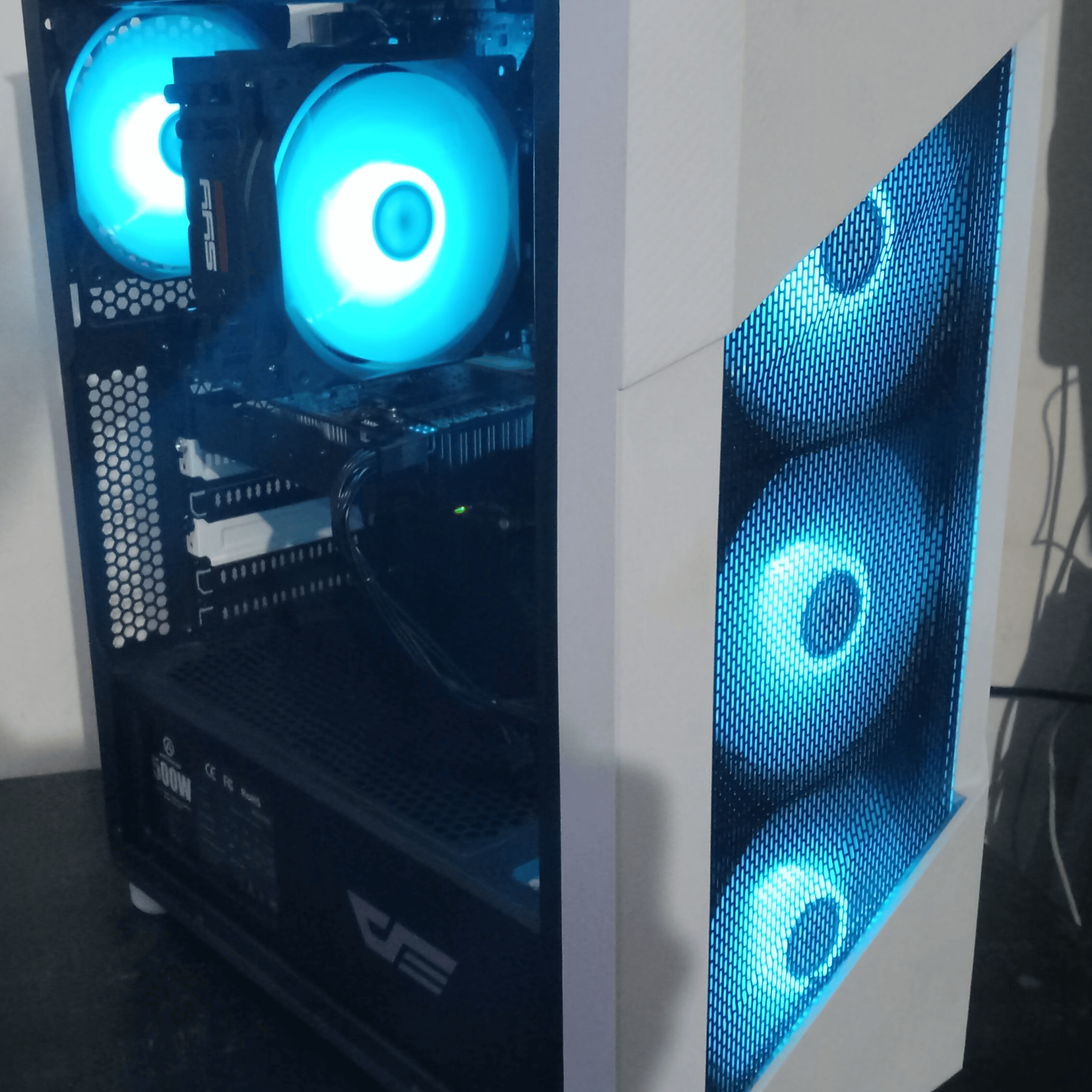 ON SALE / mid range i7 gaming pc. 