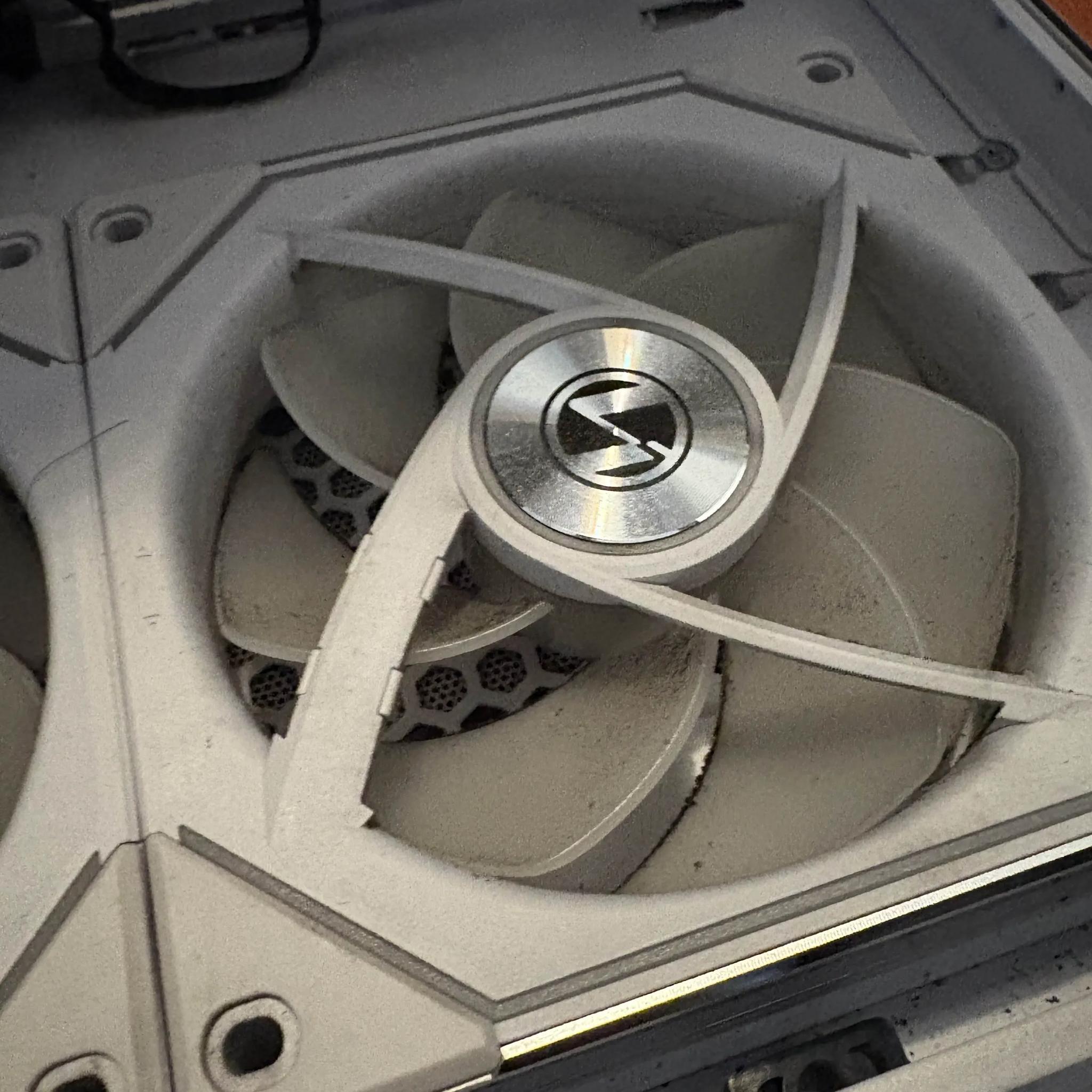 BUNDLE - ROG Strix 650E-F, Lian Li 011 dynamic, EVGA 1000w, 6 Lian Li SL Infinity Fans