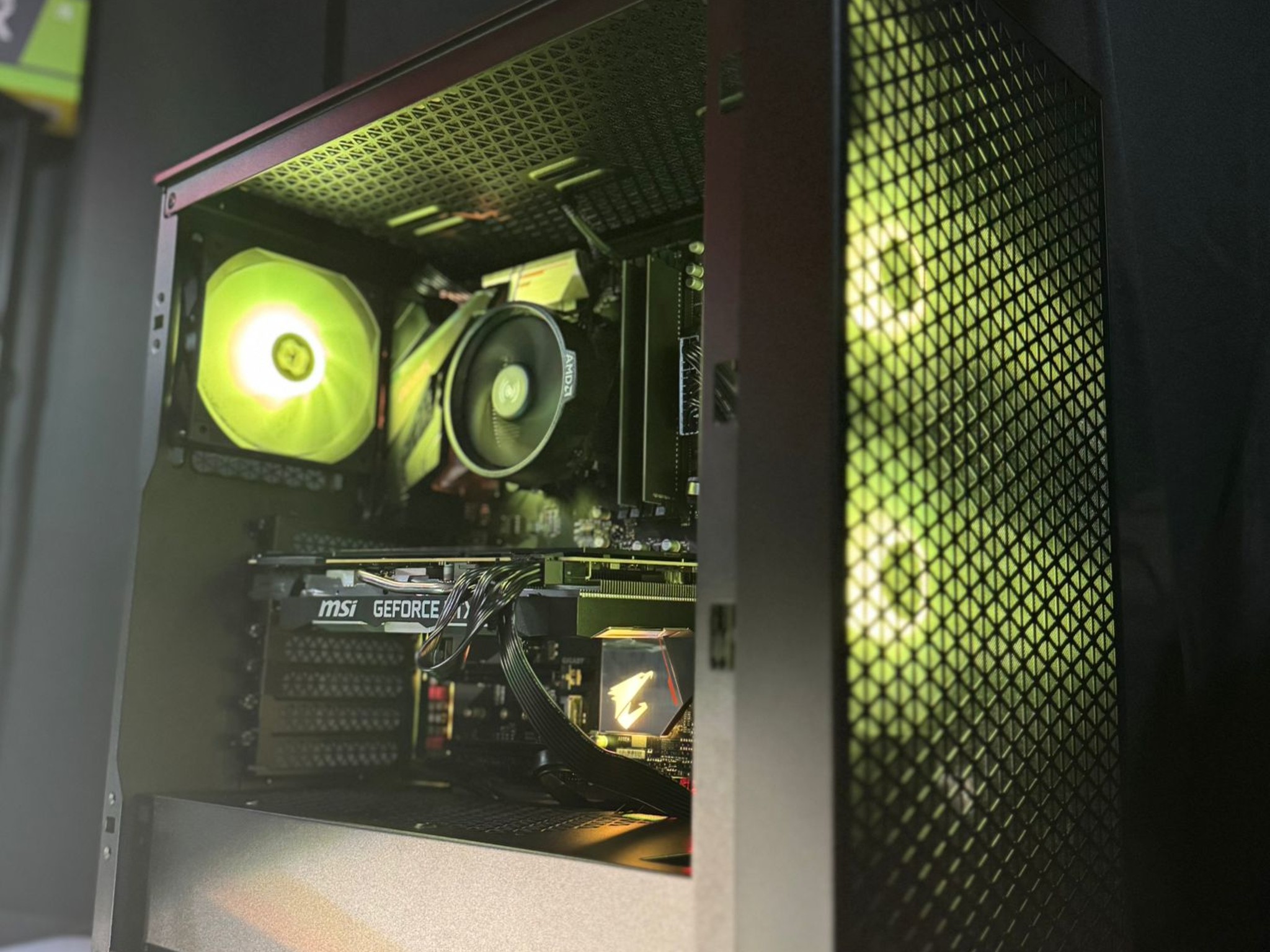 💥Gaming PC💥 [RTX 2070 Super][Ryzen 7 3700X][1TB SSD]