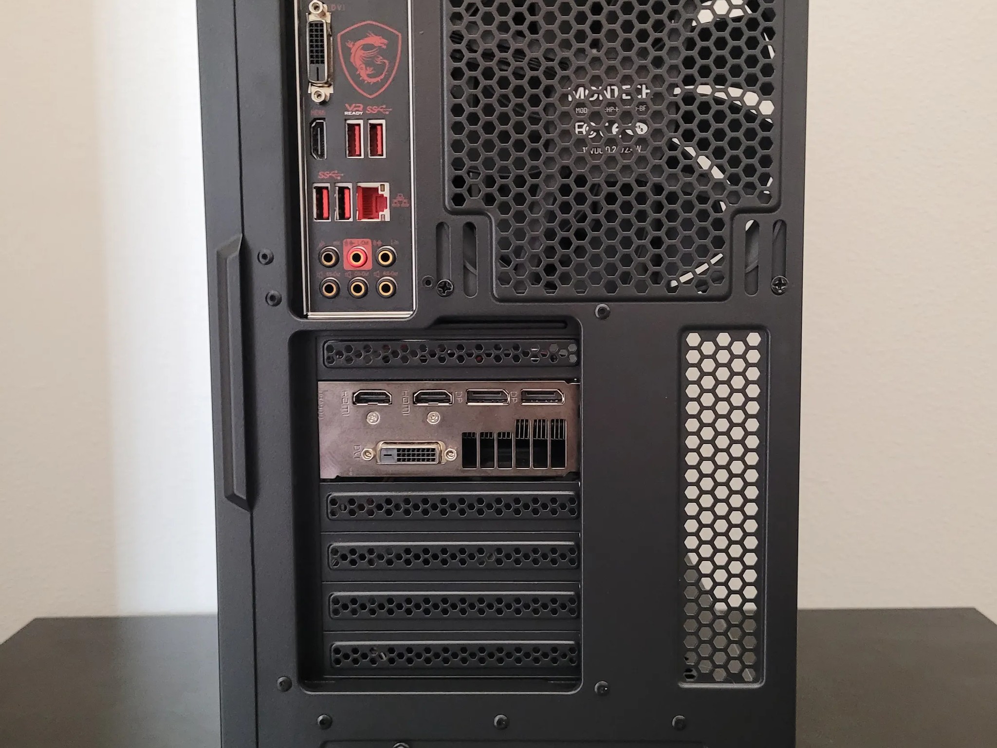 Black Sapphire // Ryzen 5 1500x // RX 580 8GB // 16GB DDR4 // 512GB M.2 NVME