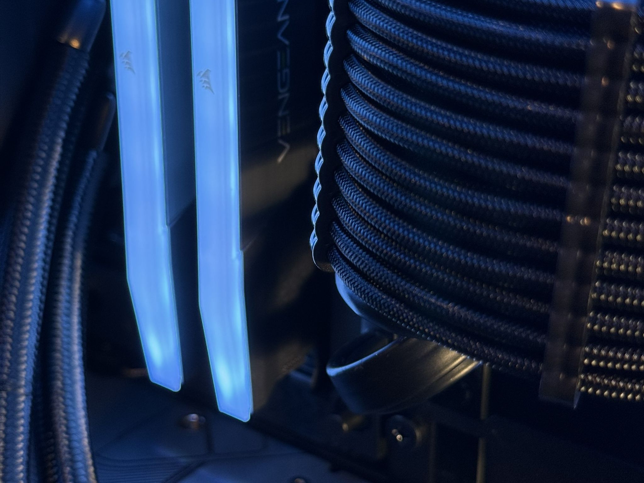 Corsair Pro Gaming PC | RTX 4090, Ryzen 7 7800X3D, 32GB DDR5 6000MHz, 3TB NVMe SSD, 1000w
