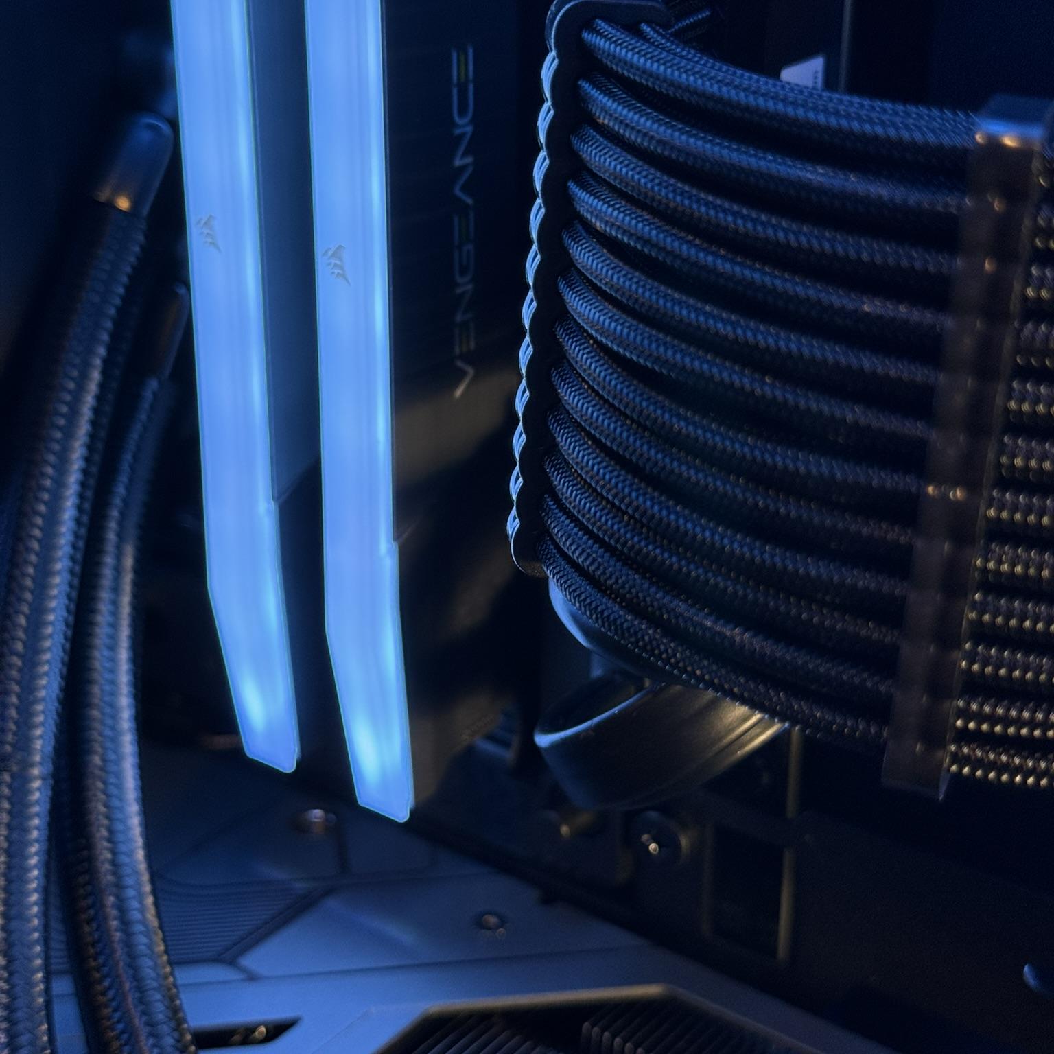 Corsair Pro Gaming PC | RTX 4090, Ryzen 7 7800X3D, 32GB DDR5 6000MHz, 3TB NVMe SSD, 1000w