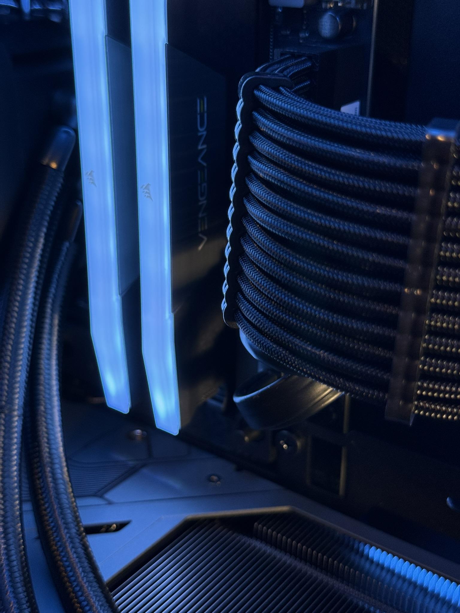 Corsair Pro Gaming PC | RTX 4090, Ryzen 7 7800X3D, 32GB DDR5 6000MHz, 3TB NVMe SSD, 1000w