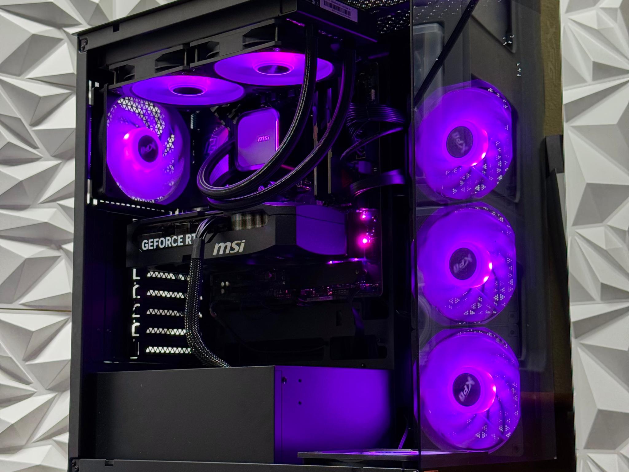 RTX 5070 / Ryzen 5 9600X / 32GB DDR5 Ram / 1TB Nvme ssd 4.0x4 / 750w 80 plus gold psu