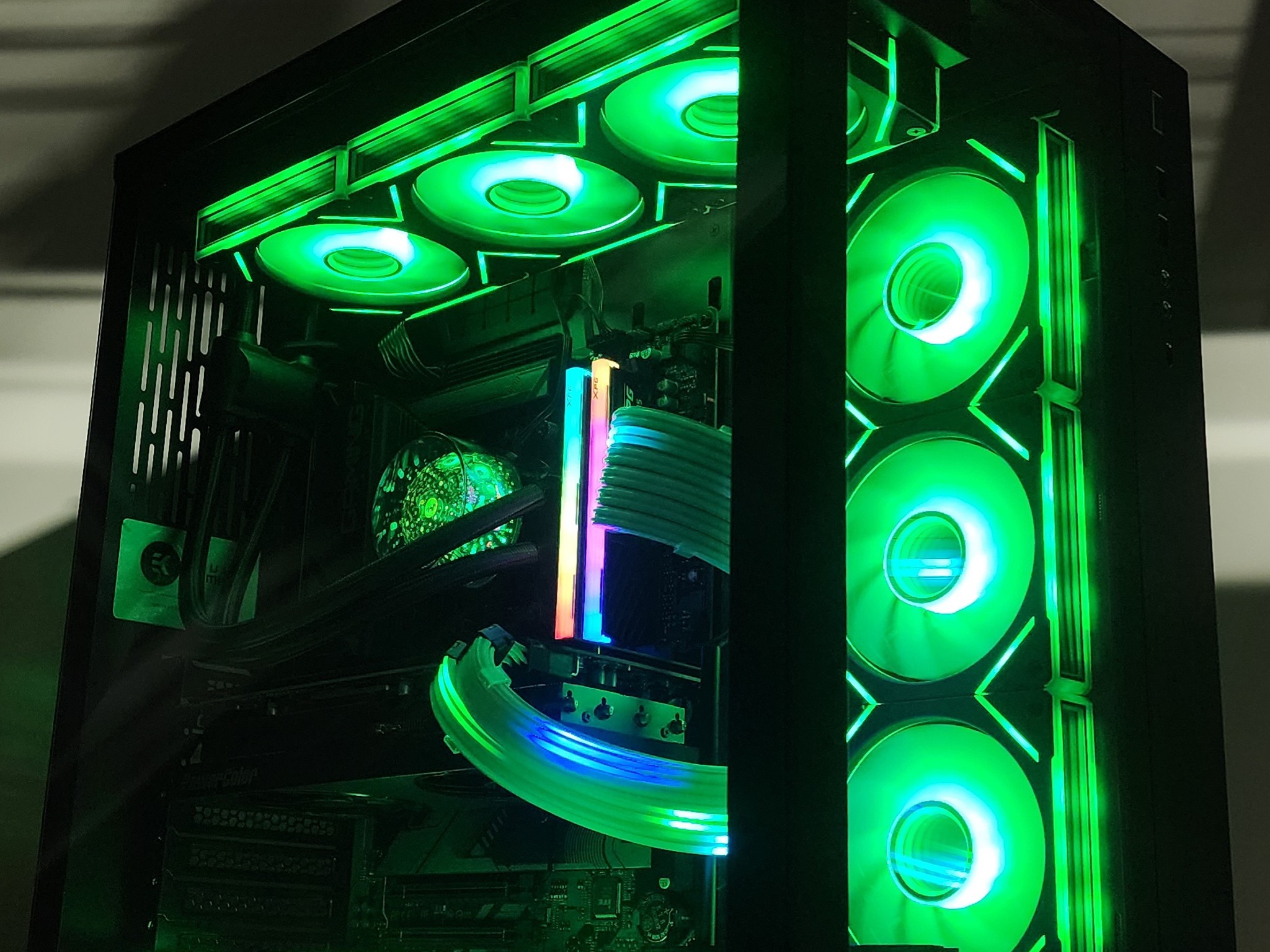 Gaming PC Ryzen 7 7700 32GB RAM 1TB SSD RX 7800 XT 16GB Windows 11 Computer