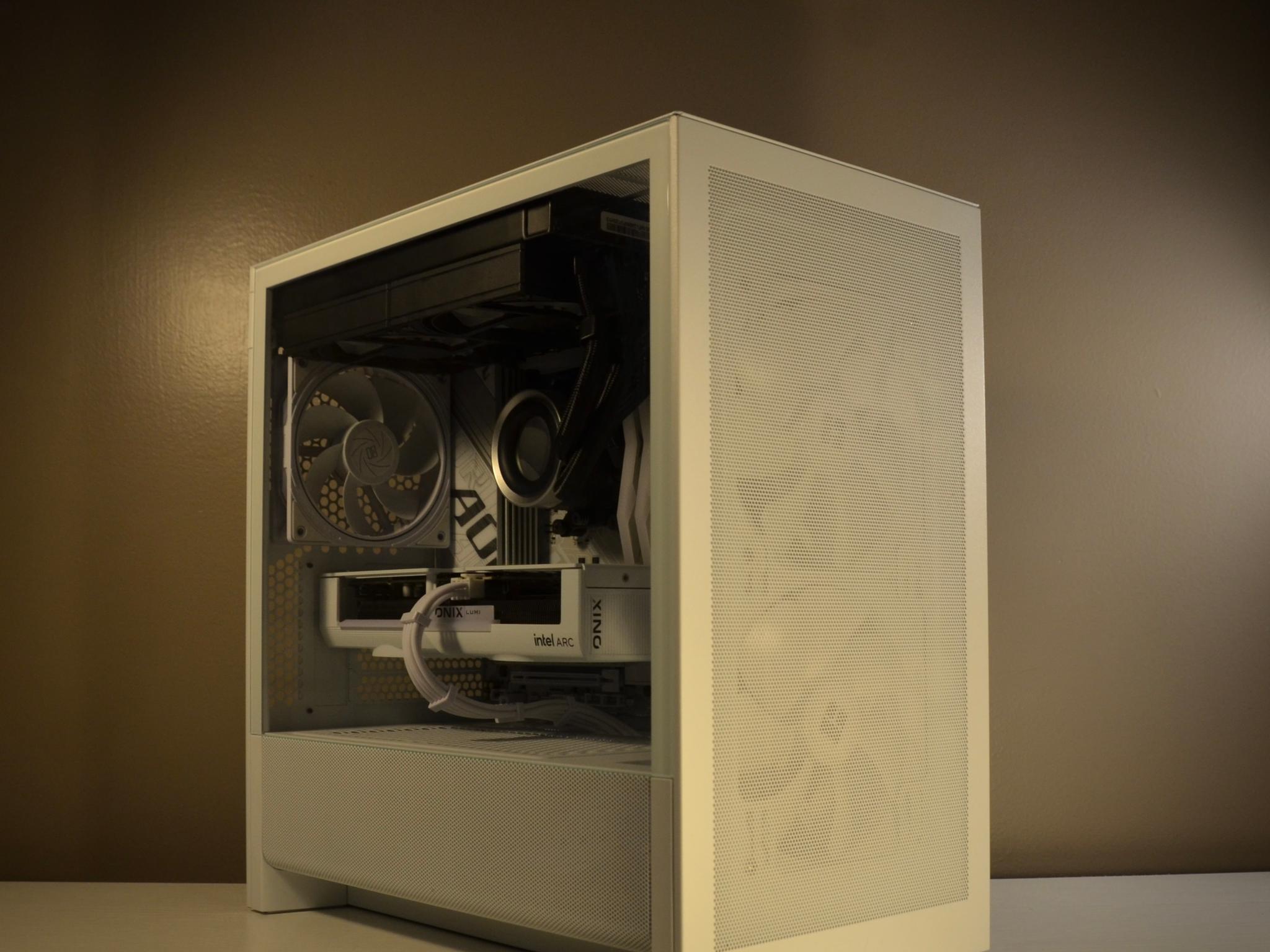 ❄️Arctic Whisper Gaming PC❄️