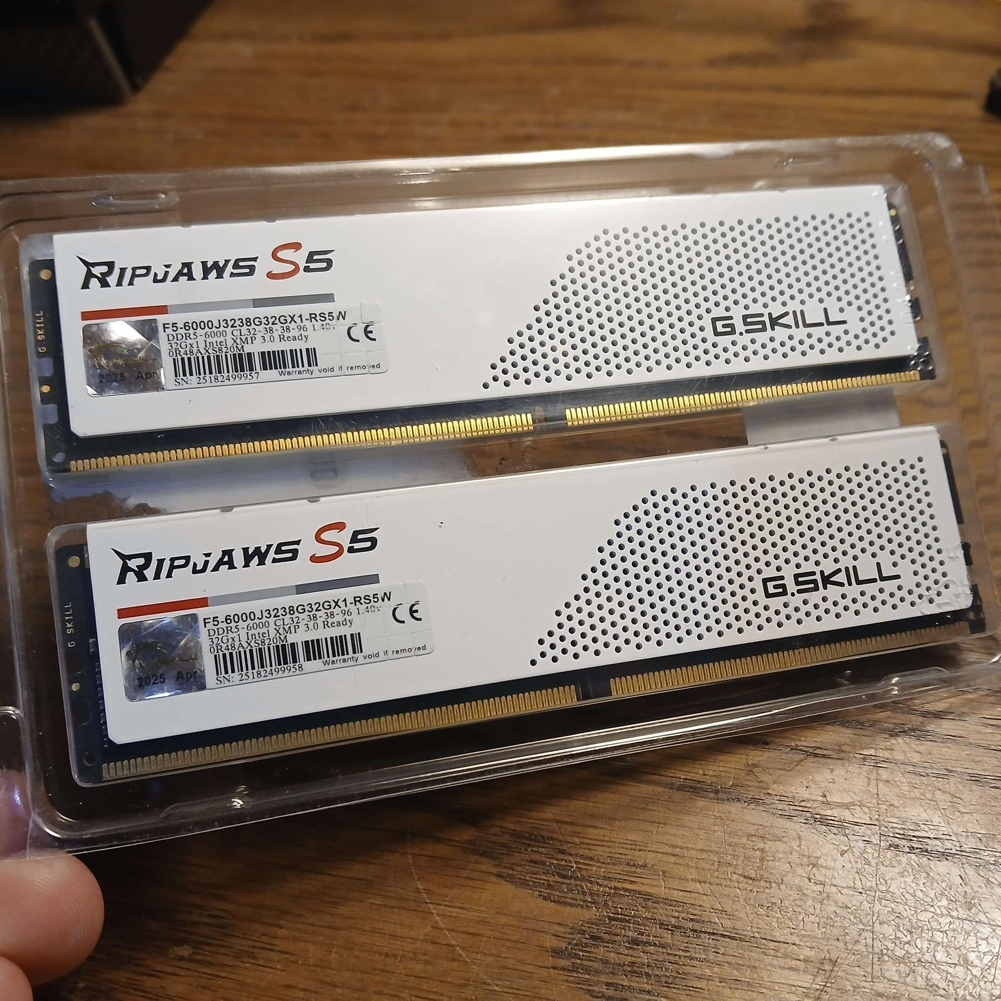 64GB CL32 (2x32gb) DDR5-6000 White G-Skill Ripjaws S5 DDR5 RAM