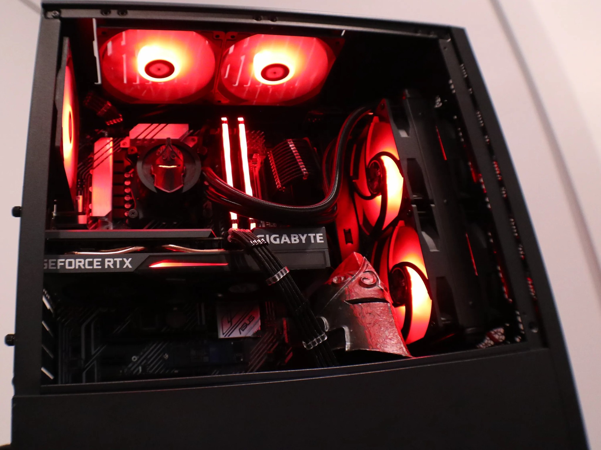 Red Knight Custom Gaming-PC RTX 3060 Ti/32GB Ram/i7 (Fortnite Themed Build) -Streamer Starter Pack!