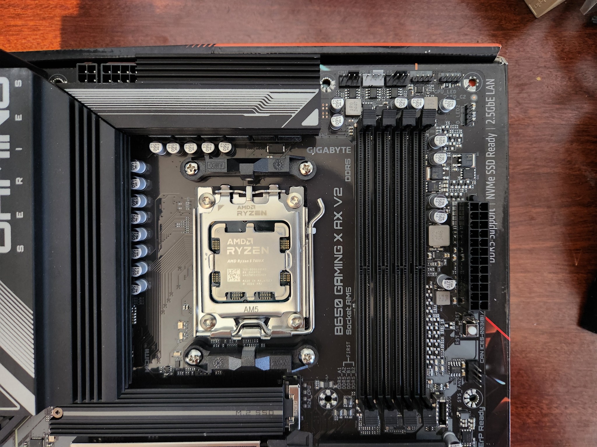 AMD RYZEN 5 7600X | B650 GIGABYTE GAMING AX V2 MOTHERBOARD