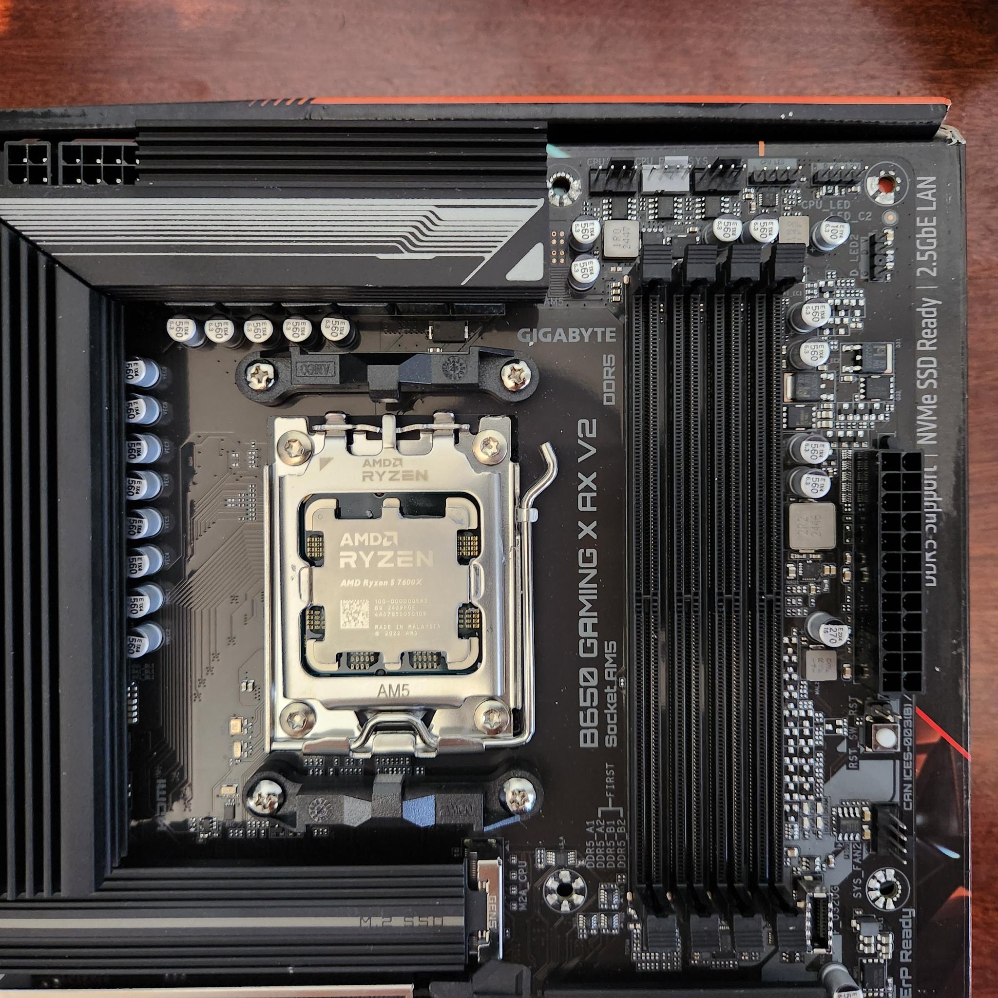 AMD RYZEN 5 7600X | B650 GIGABYTE GAMING AX V2 MOTHERBOARD