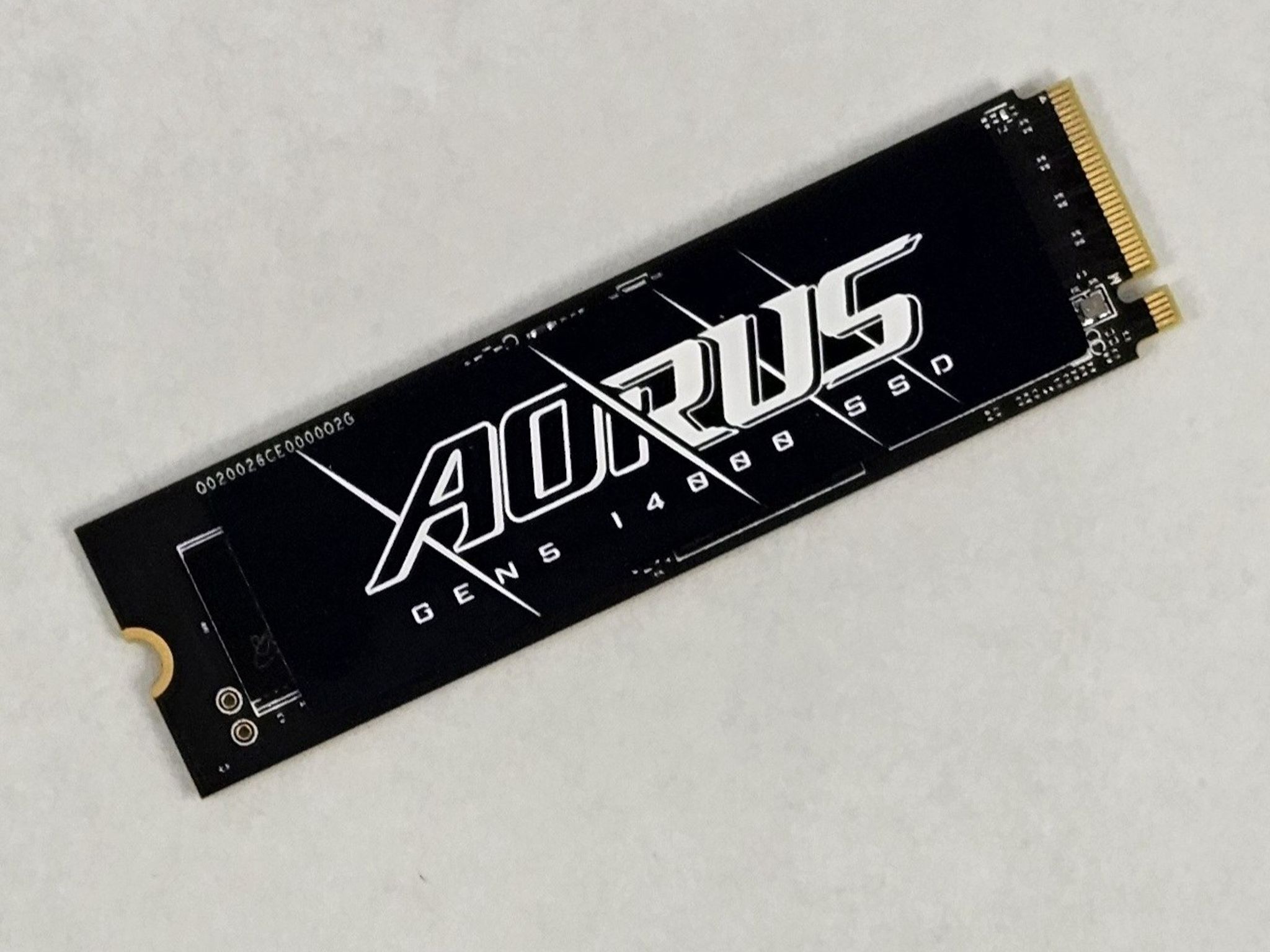 2TB NVMe M.2 SSD Gigabyte AORUS Gen5 14000 SSD Gen5