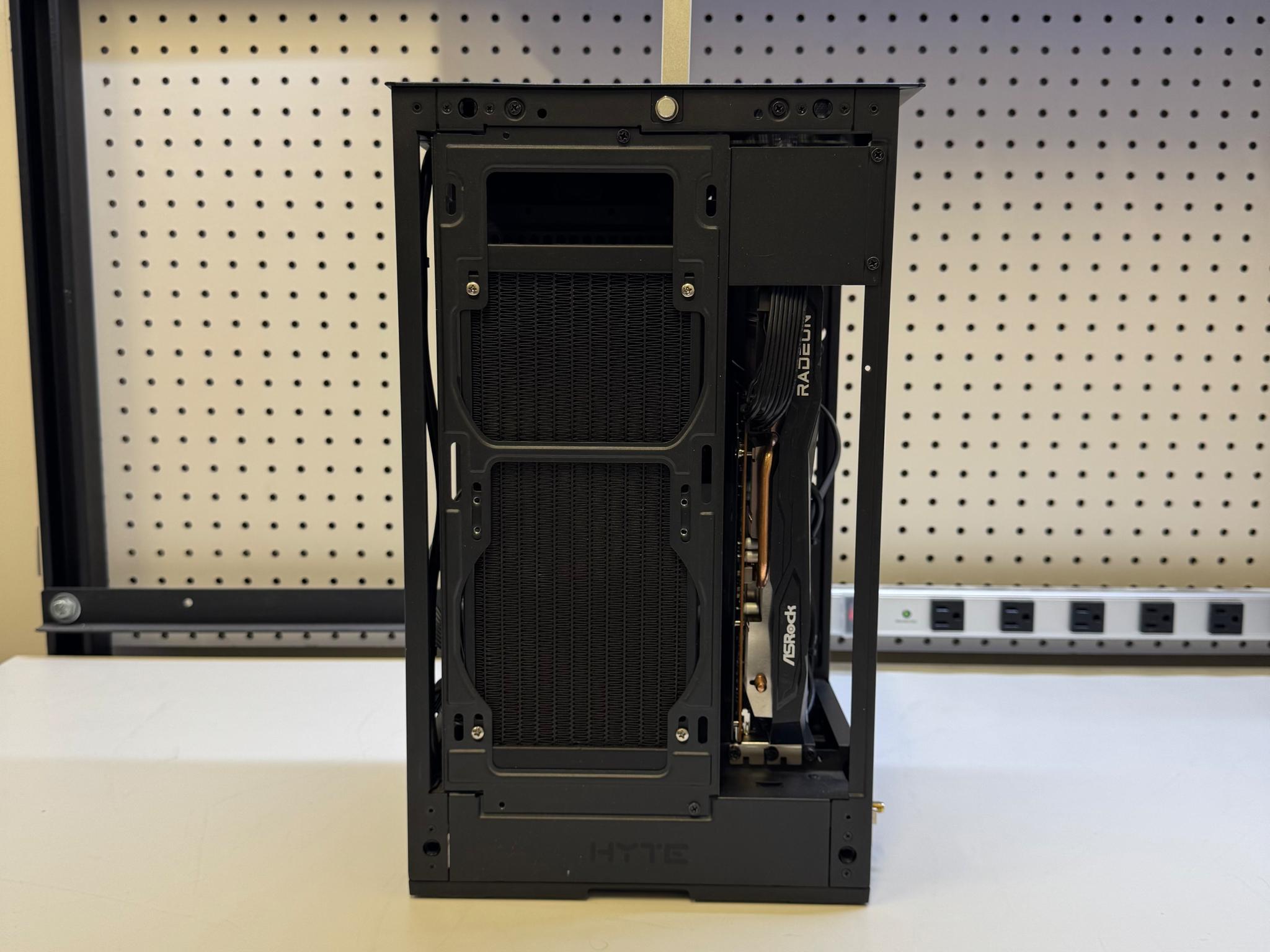 Budget SFF Gaming PC Intel i5 12600kf, RX 7600, 240 AIO Hyte Revolt