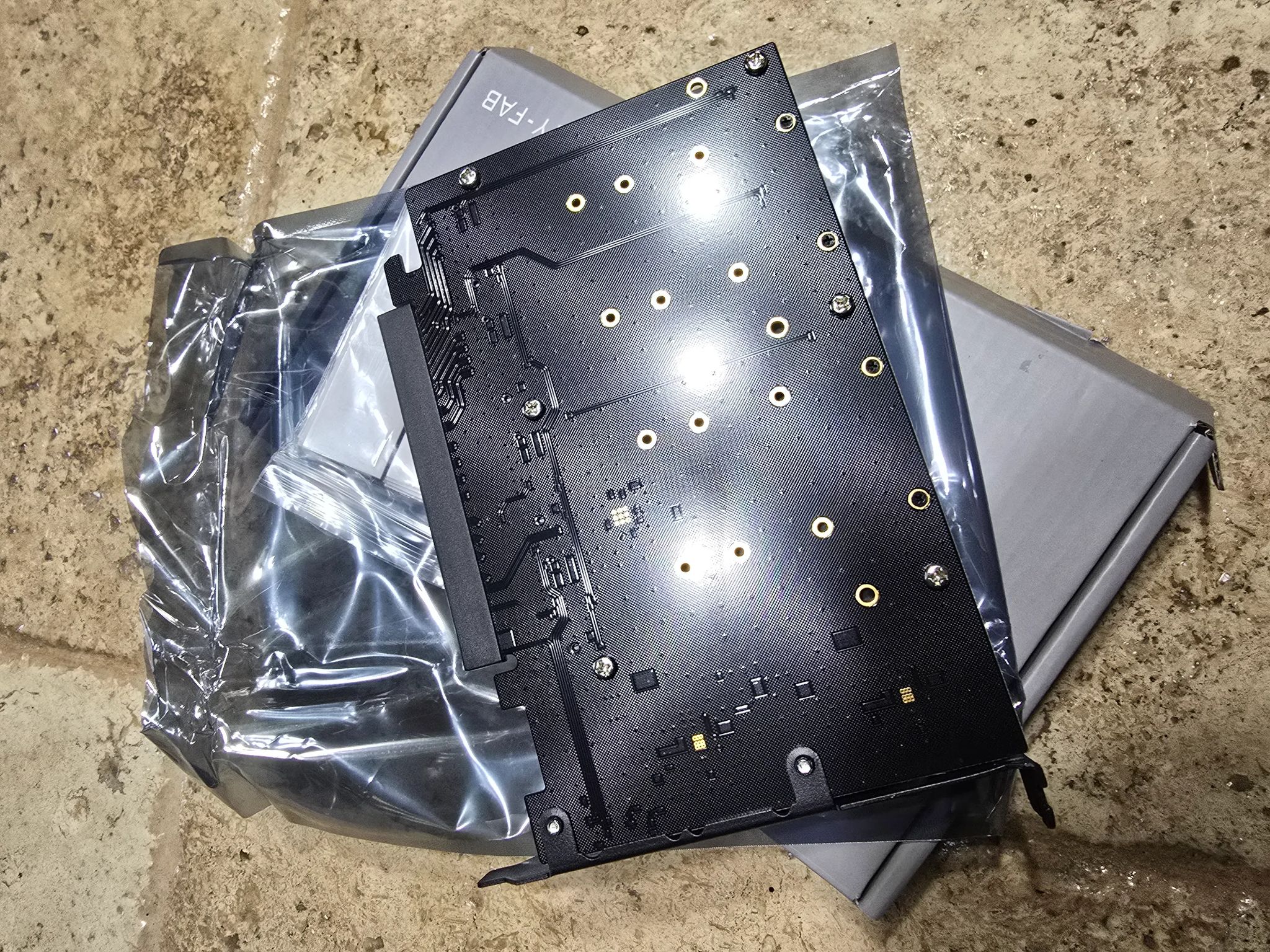 EZDIY-FAB Quad M.2 PCIe 4.0/3.0 X16 Expansion Cad with Heatsink Support 4 x PCIe NVME M.2 SSD RAID