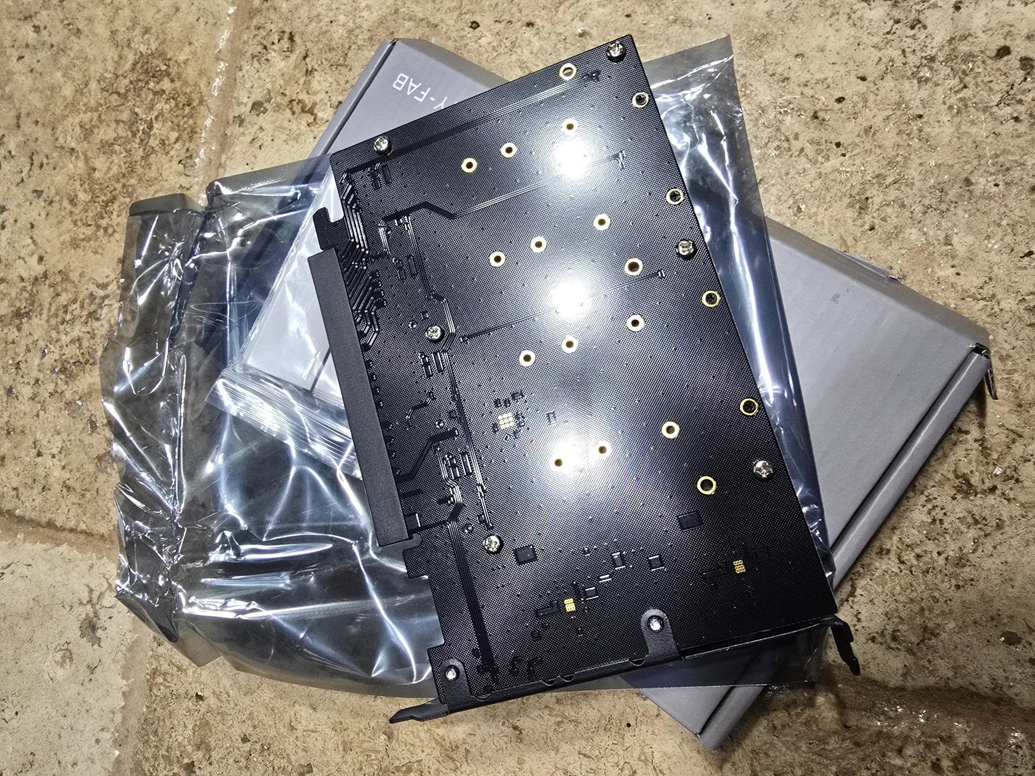 EZDIY-FAB Quad M.2 PCIe 4.0/3.0 X16 Expansion Cad with Heatsink Support 4 x PCIe NVME M.2 SSD RAID