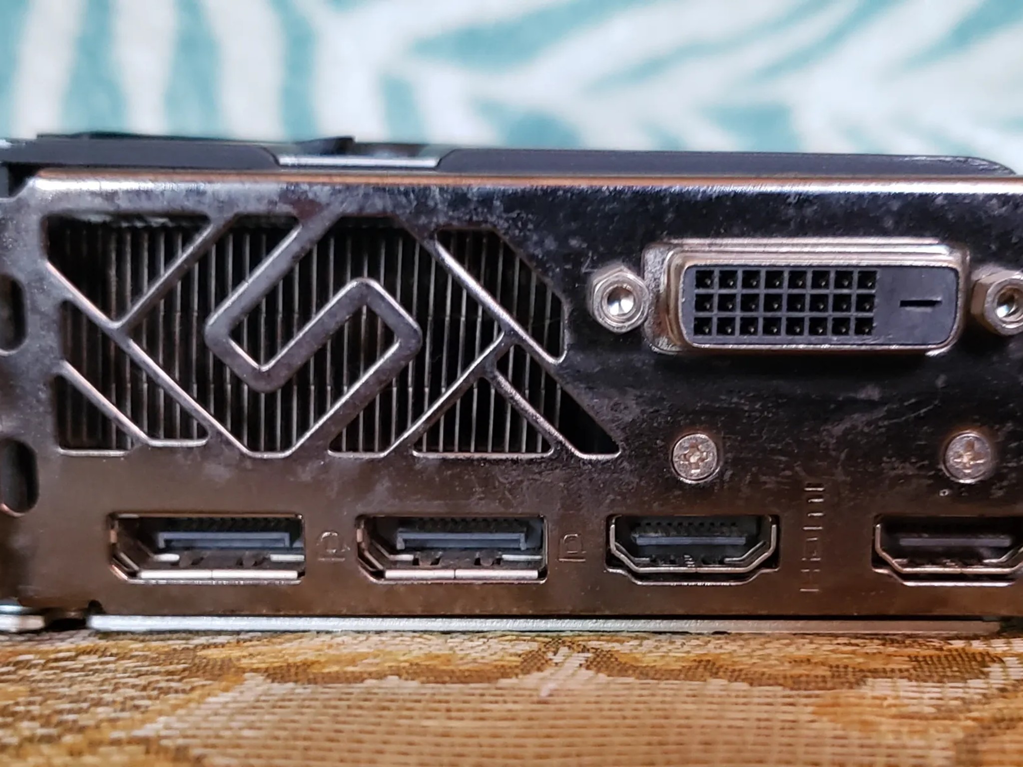 Sapphire NITRO+ RX 570 8GB | Budget Gaming GPU