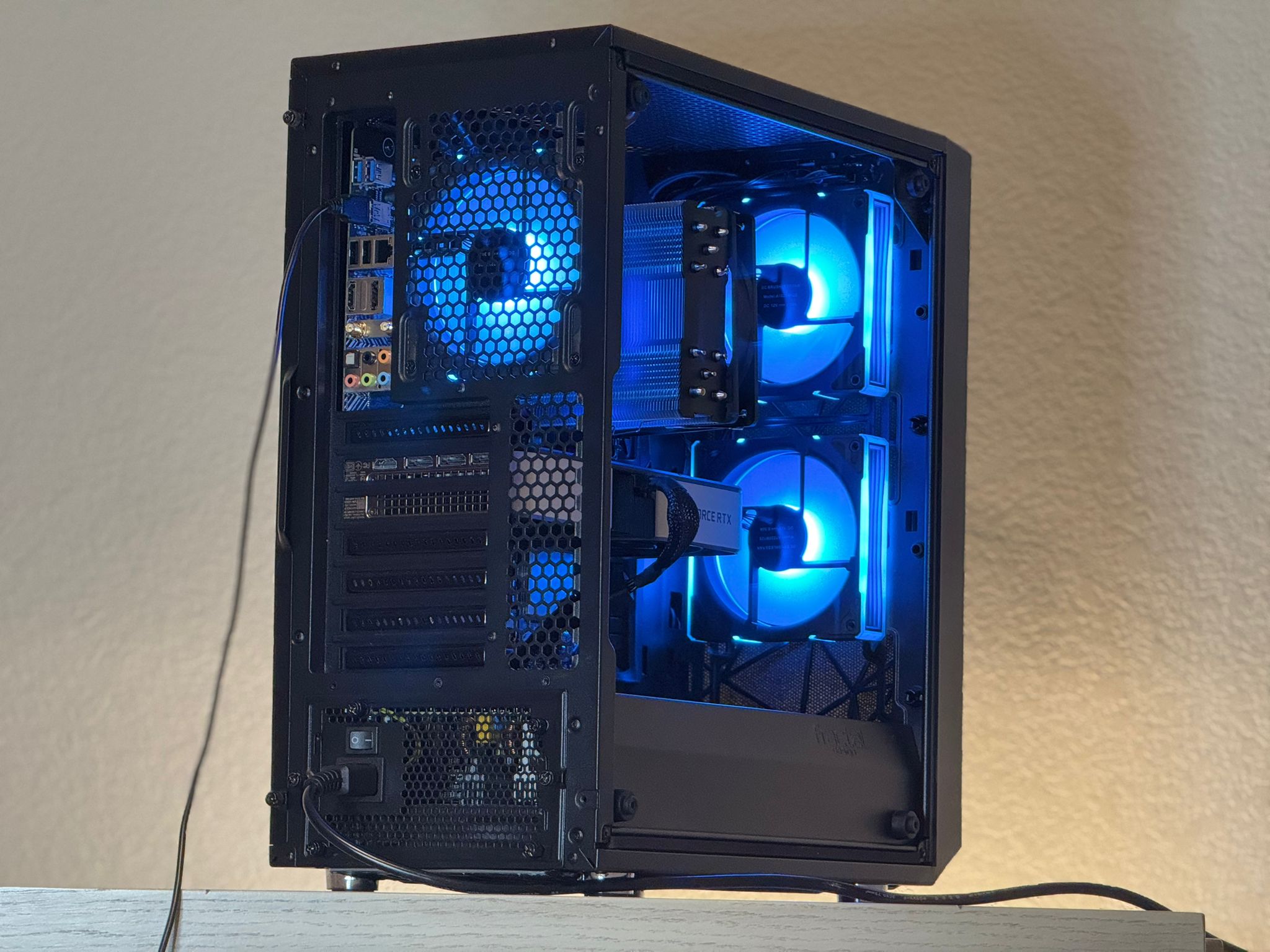 RTX 3060TI 8GB, RYZEN 5, 32GB DDR4 RAM, WIN 11, WIFI, Gaming PC