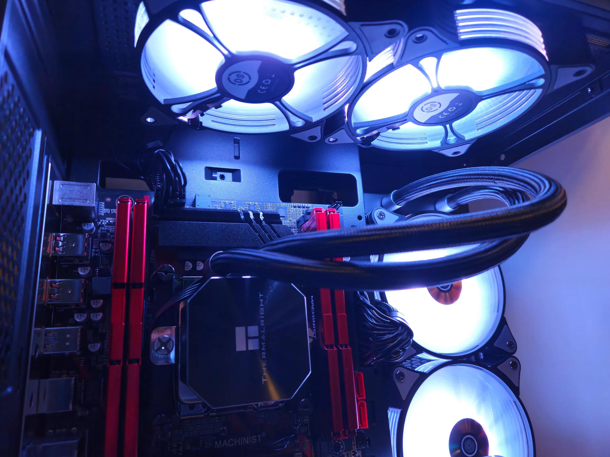 Dark Side Liquid cooled RIG Intel inte 14 Core / 64GB DDR4 / 1TB SSD / RTX 4060