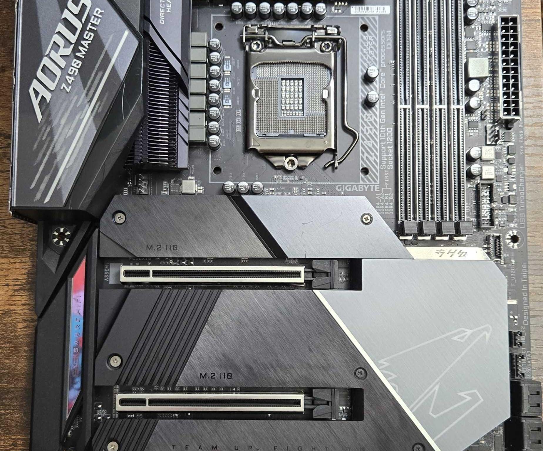 GIGABYTE Z490 AORUS MASTER - Image 1