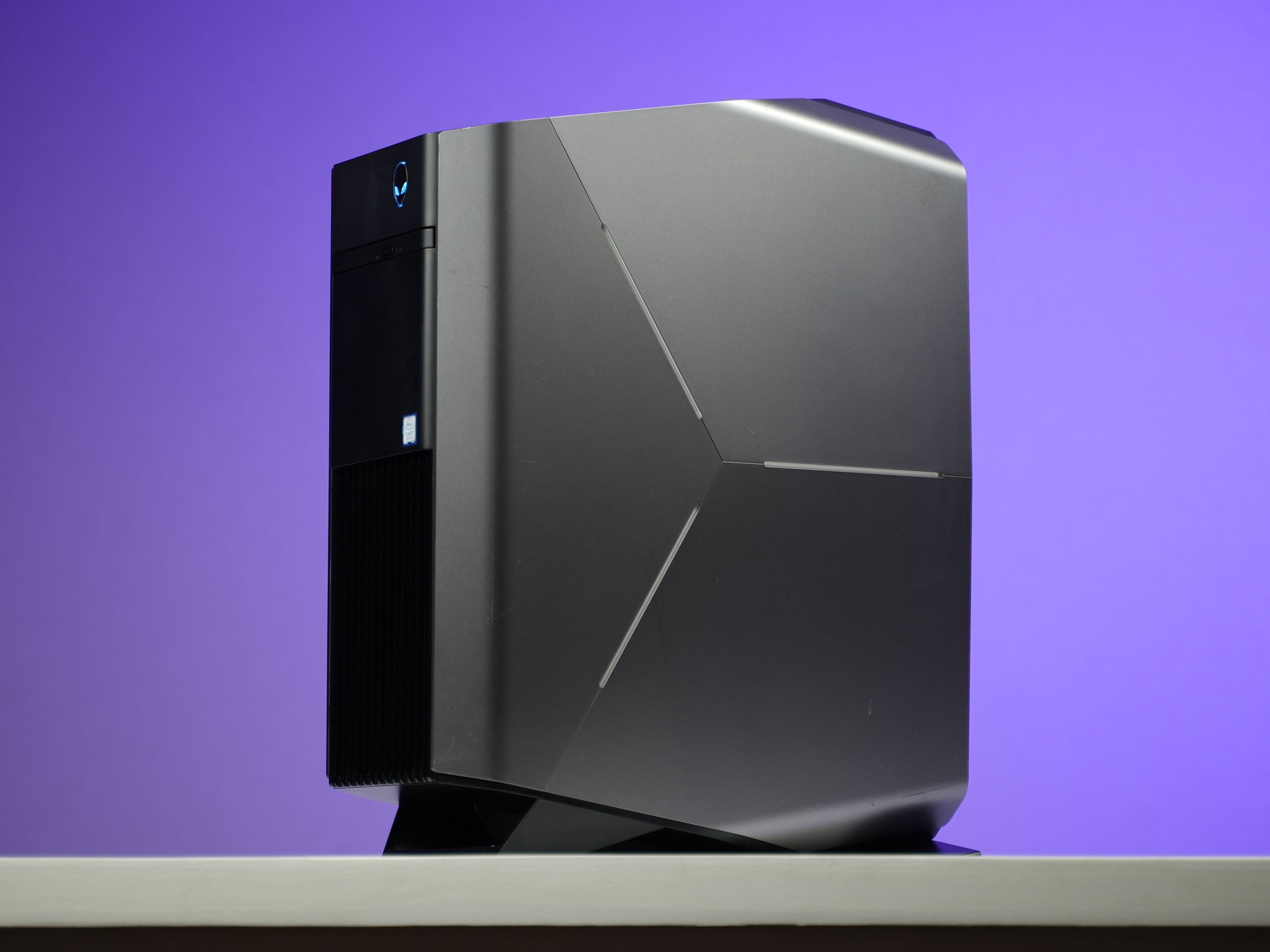 “ALIENFORM 4.7” GTX 1070 Intel Core i7 8700 16GB 1.3TB Windows 11 Gaming PC