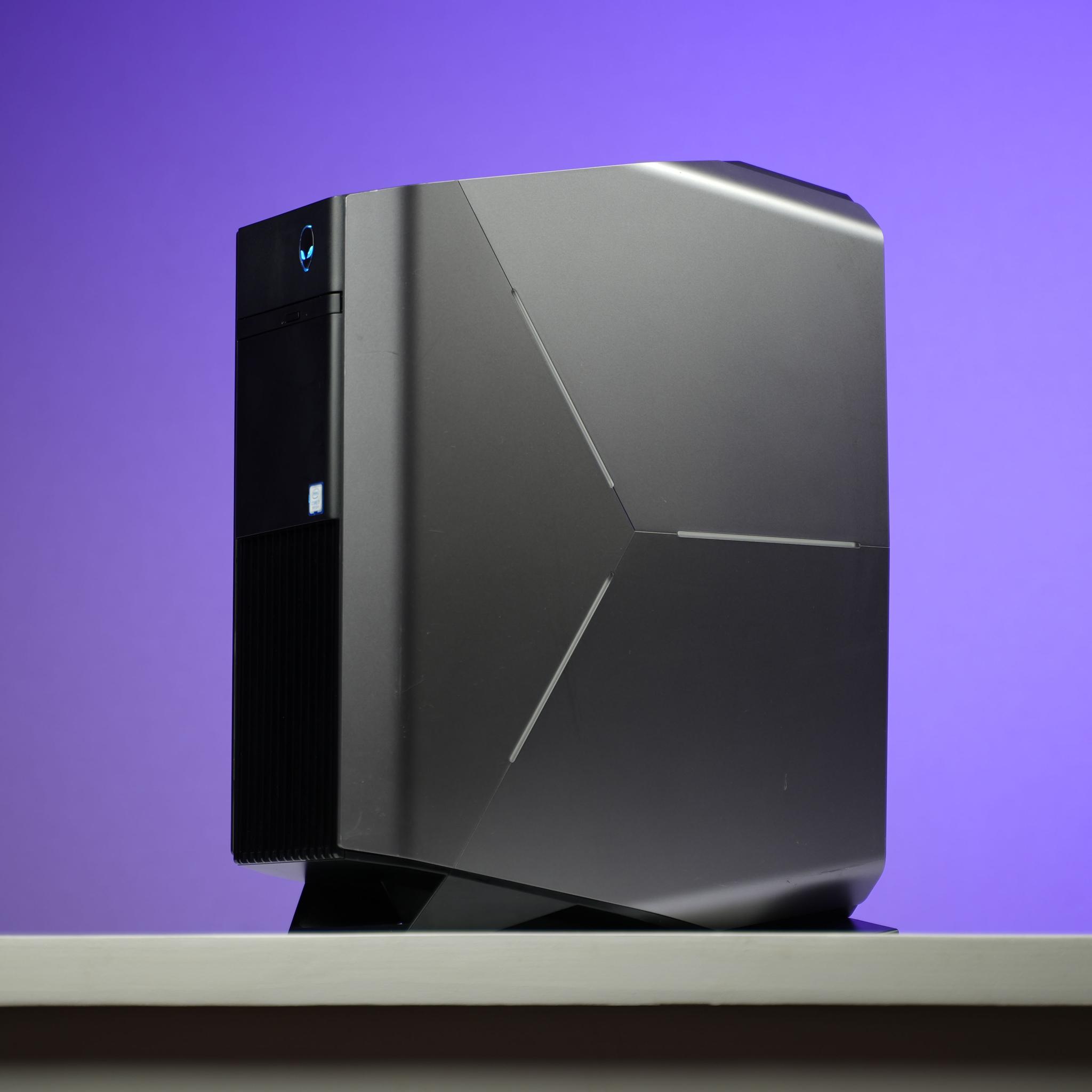 “ALIENFORM 4.7” GTX 1070 Intel Core i7 8700 16GB 1.2TB Windows 11 Gaming PC