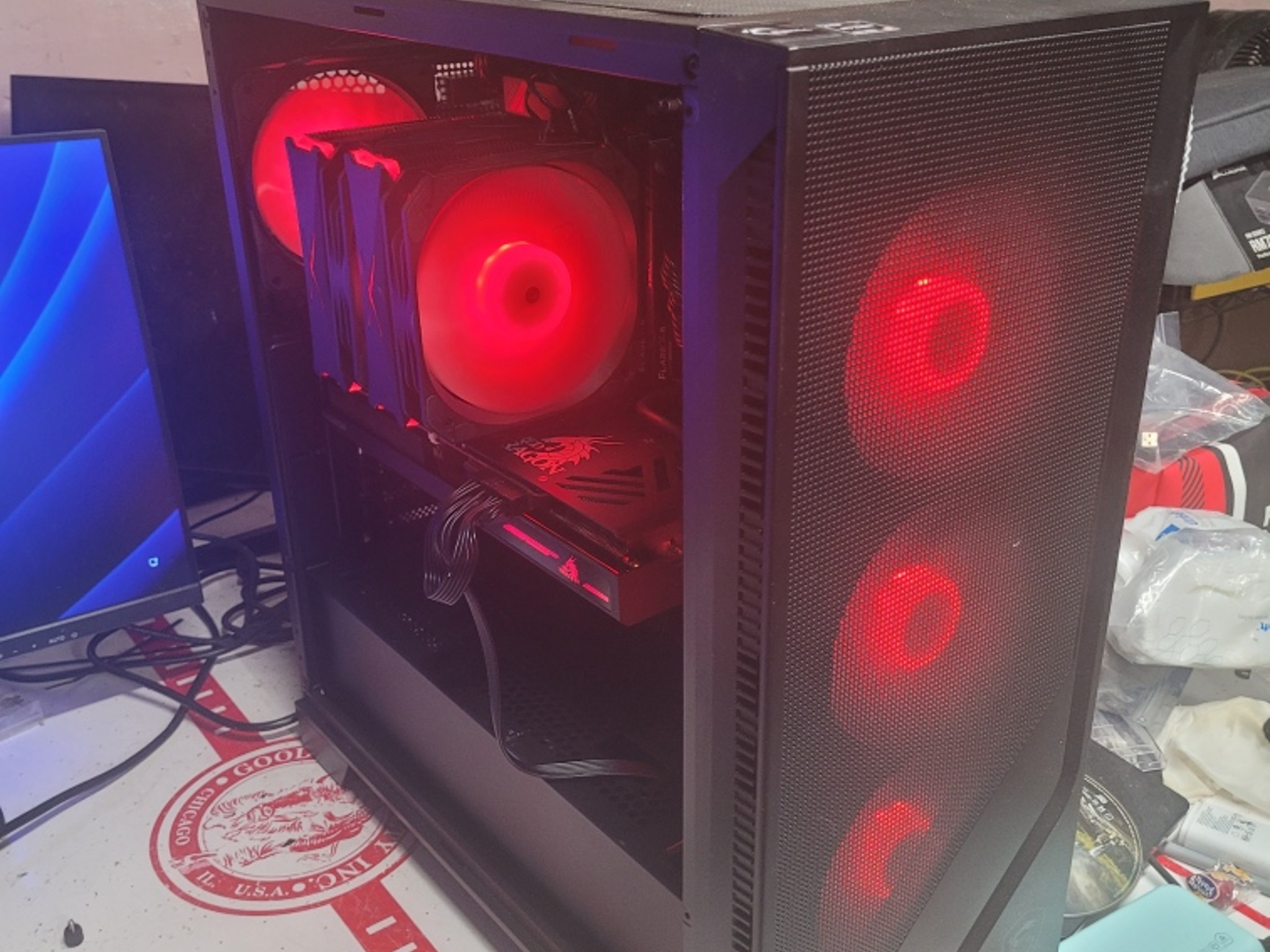 Custon BUild Gaming PC. AMD Ryzen 5 7600x, 32gb of ddr5, and 1tb nvme, rx 6800