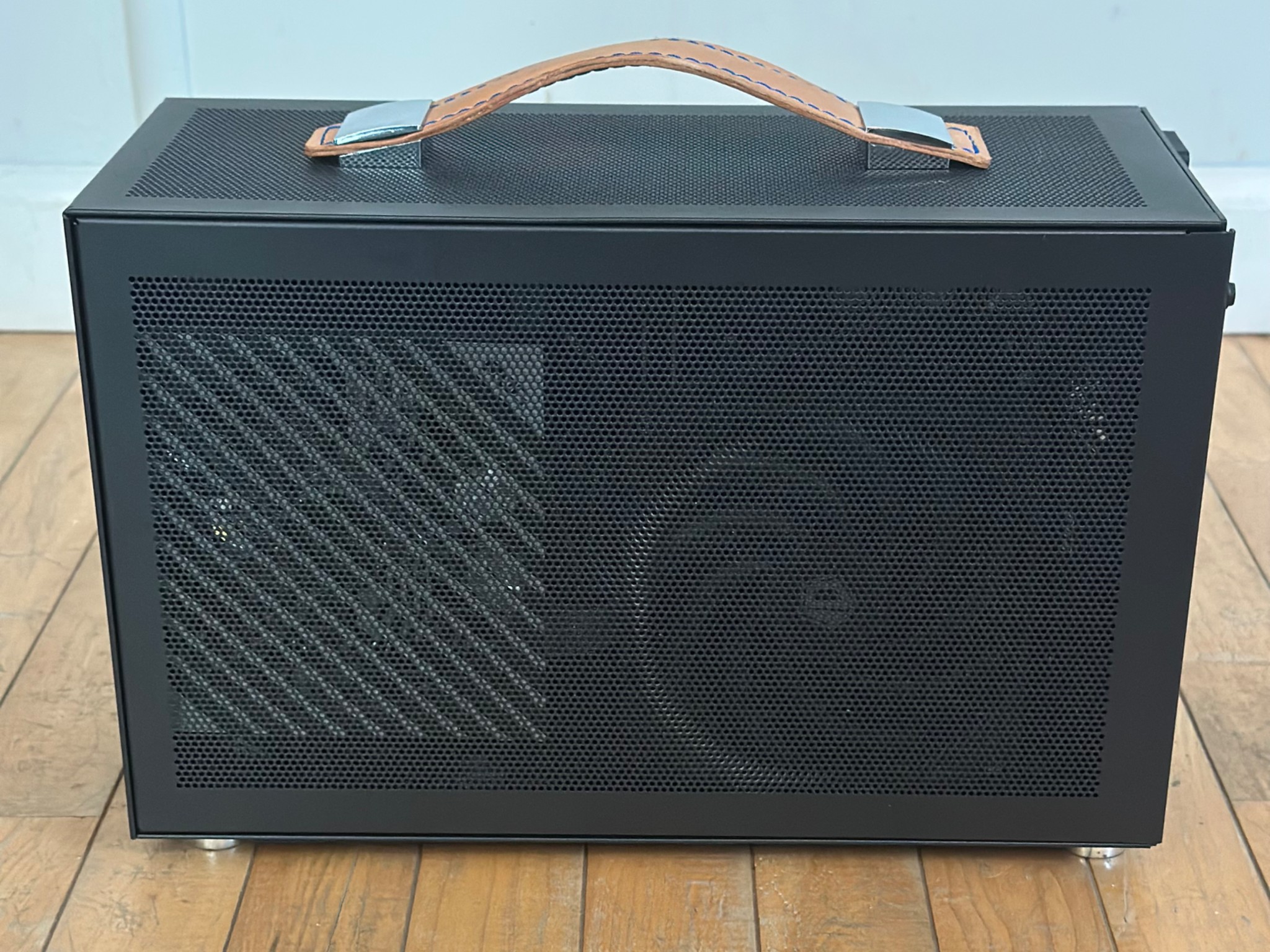 SFF Nvidia 4070 7800X3D 32gb Ram NVME: 1tb + 2tb