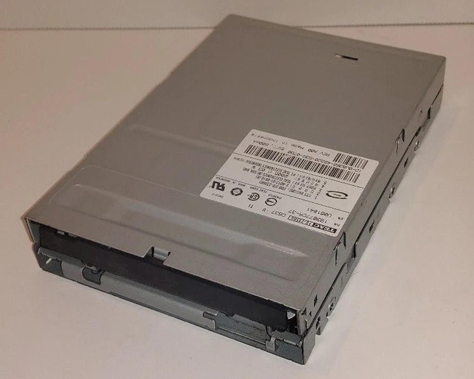 DELL Dimention 3000 Teac Model FD-235HG P/N 193077C6-37 Floppy Disk Drive RevA00 No faceplate PATA