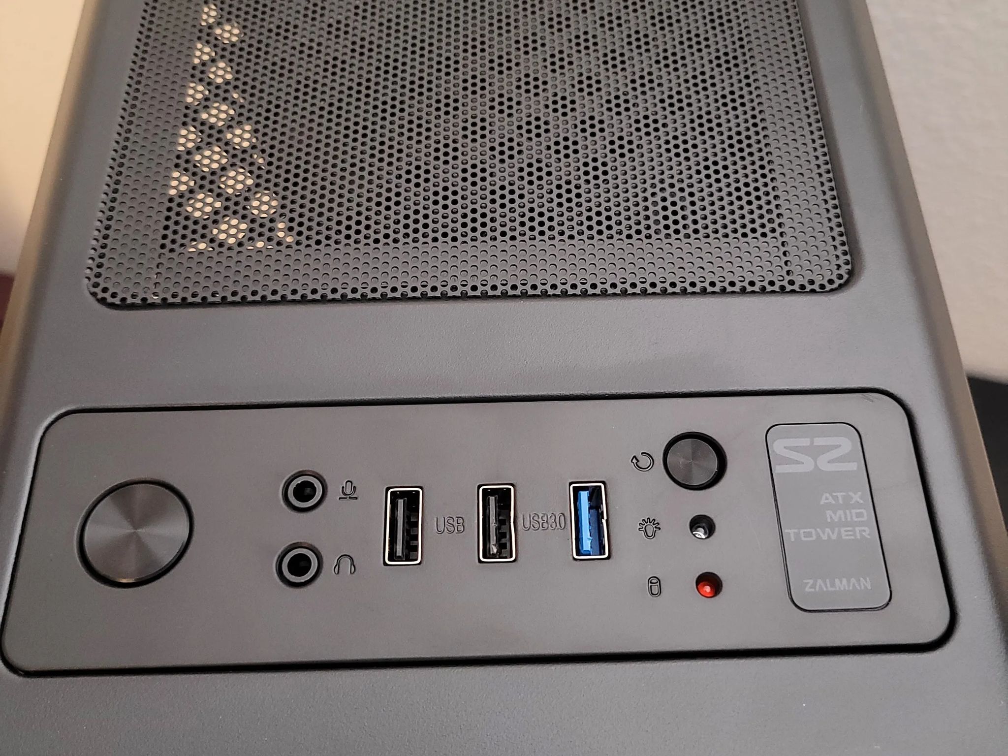 Void 1080  // Ryzen 7 5700x // RTX 3060ti // 16GB DDR4 // 256GB SSD+2TB HDD // WIFI + BT