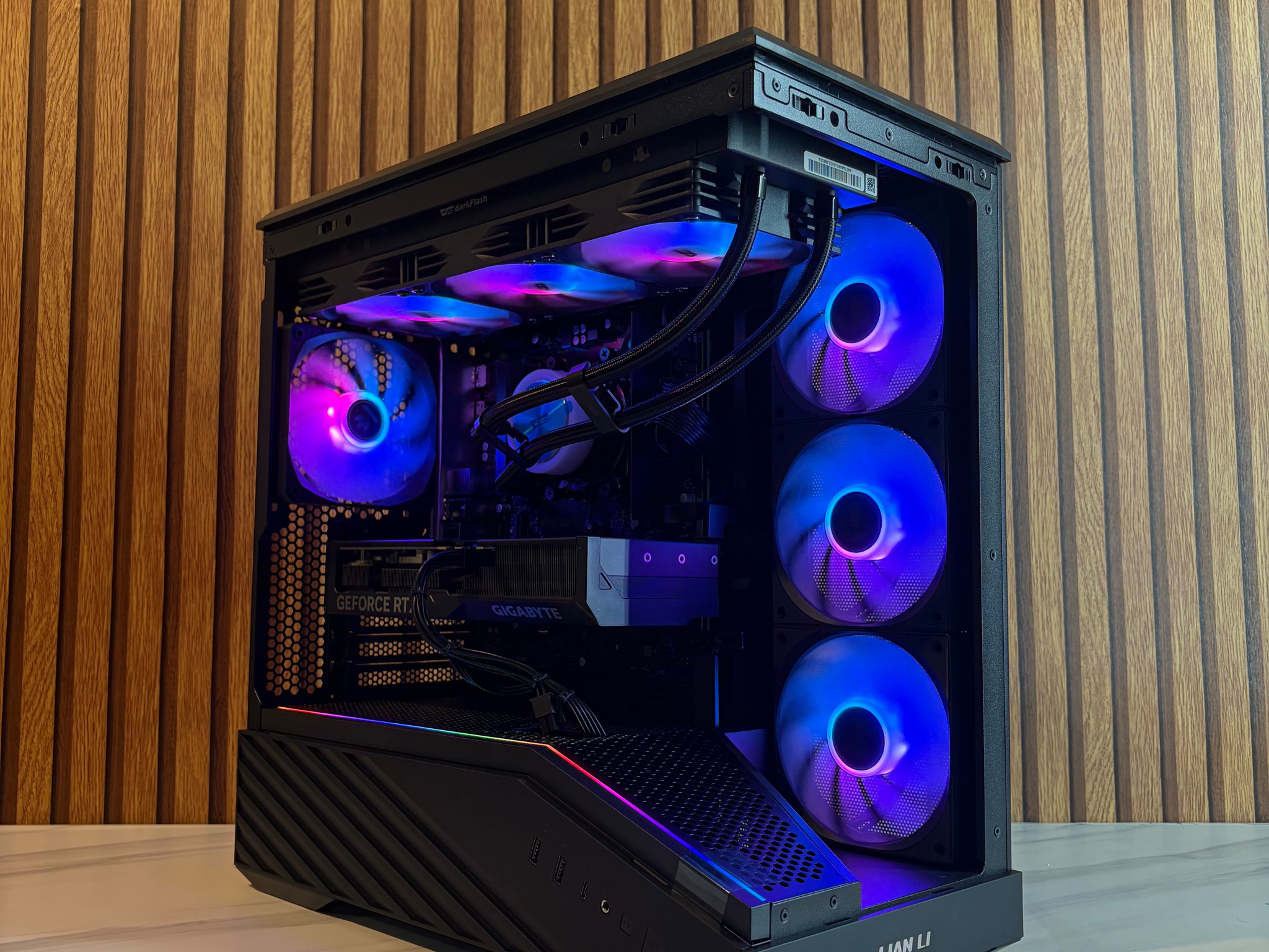 RTX 4070 | RYZEN 5 7600 | 16GB DDR5 | 1TB SSD | 360MM AIO