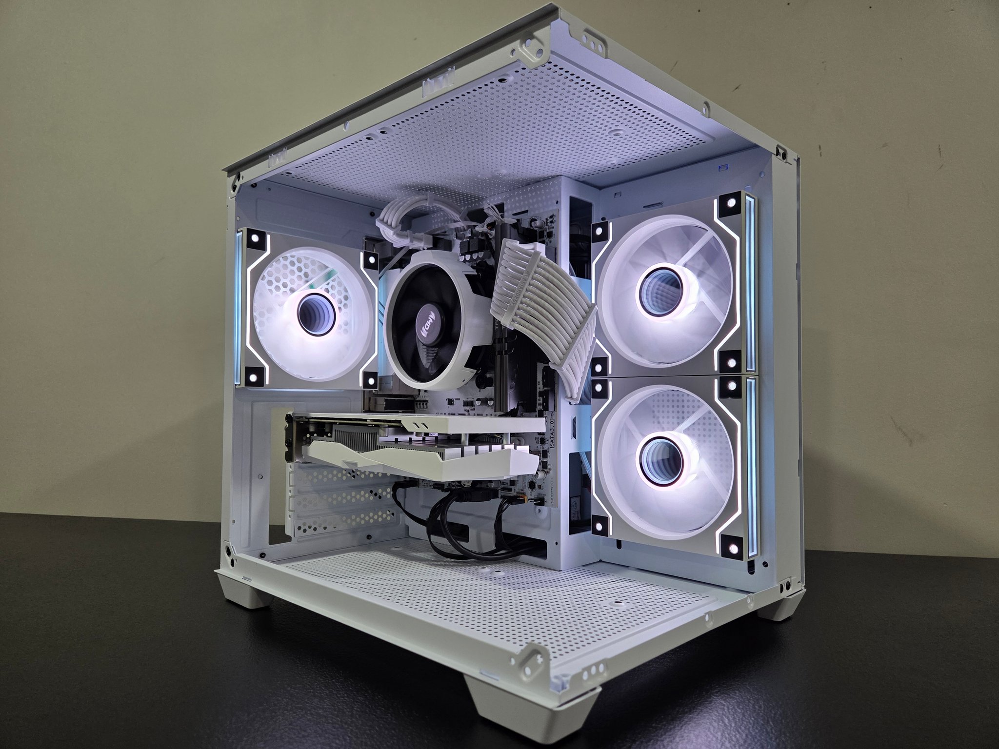 "THE ICE CUBE" Beautiful White Gaming PC | RTX 3050 | RYZEN 5 3600 | 16GB DDR4 RAM |
