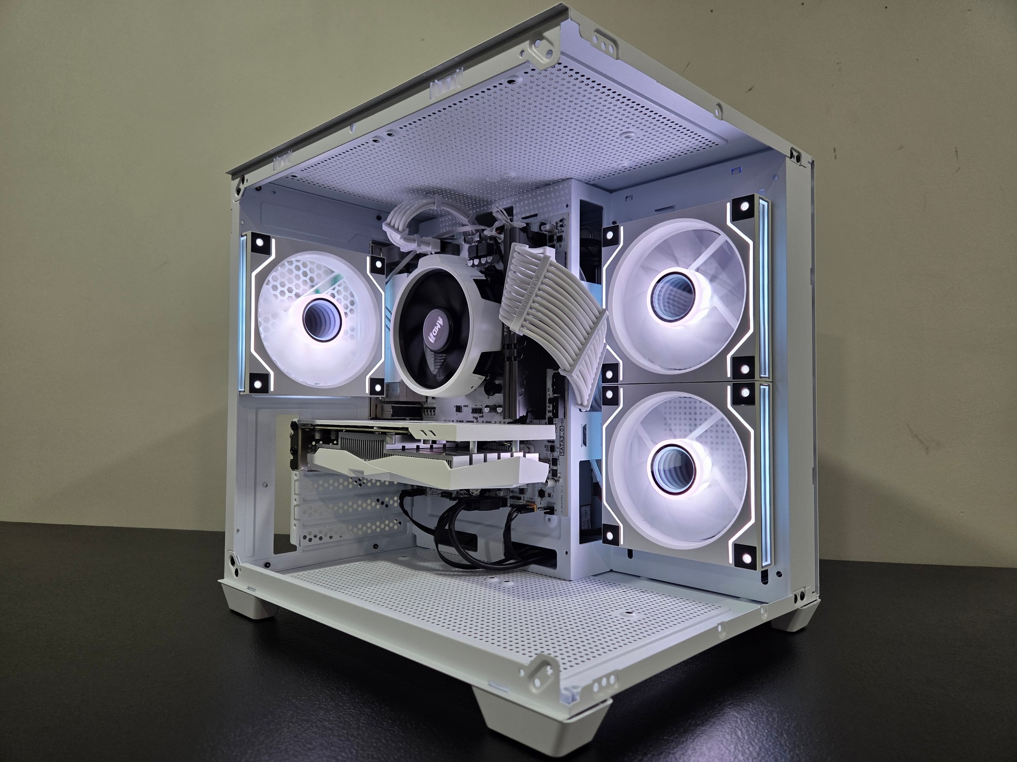 "THE ICE CUBE" Beautiful White Gaming PC | RTX 3050 | RYZEN 5 3600 | 16GB DDR4 RAM |