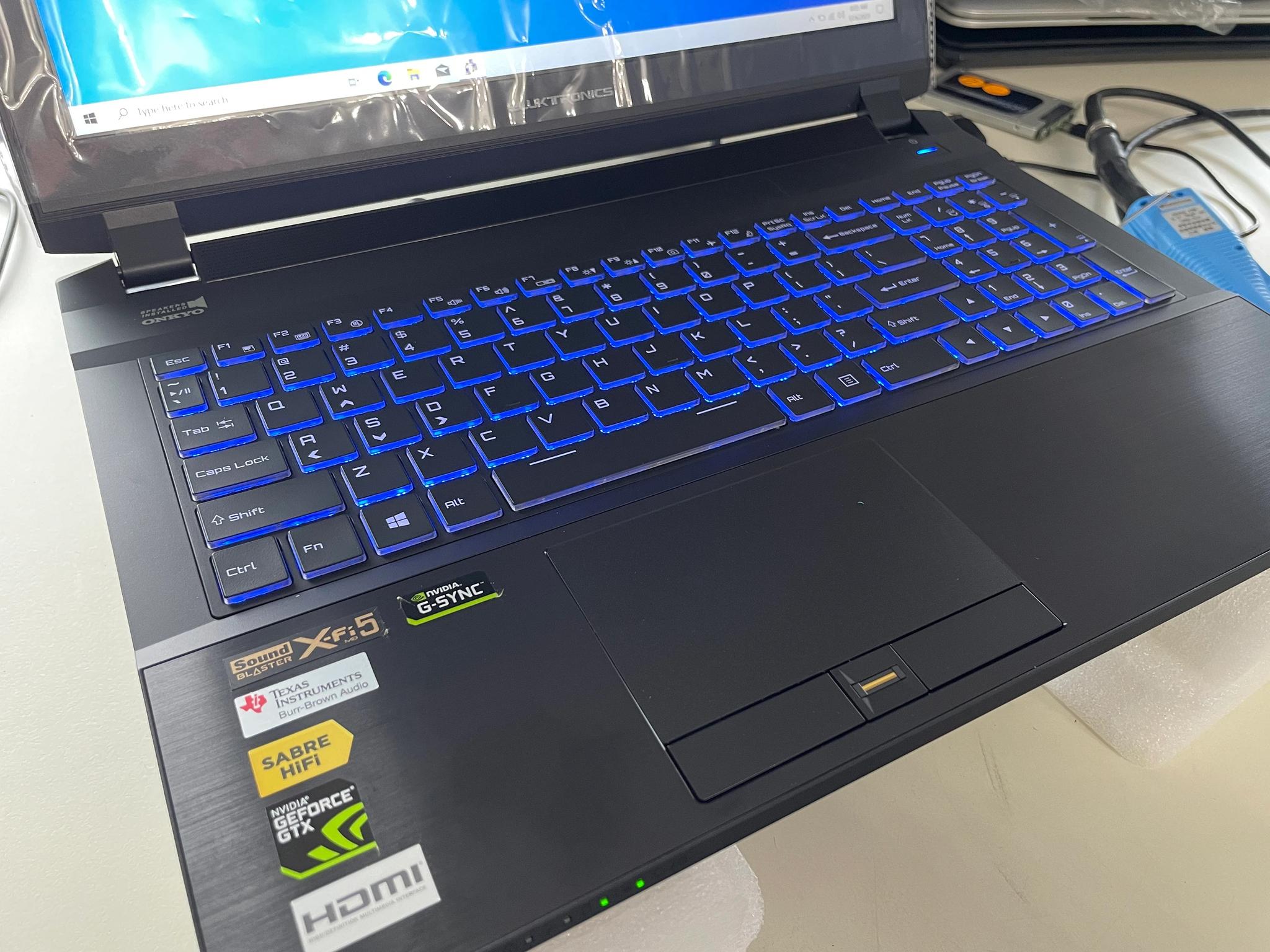 Clevo 15.6" P650HS-G + i7-7700HQ + GTX 1070 + FHD 120Hz Gsync