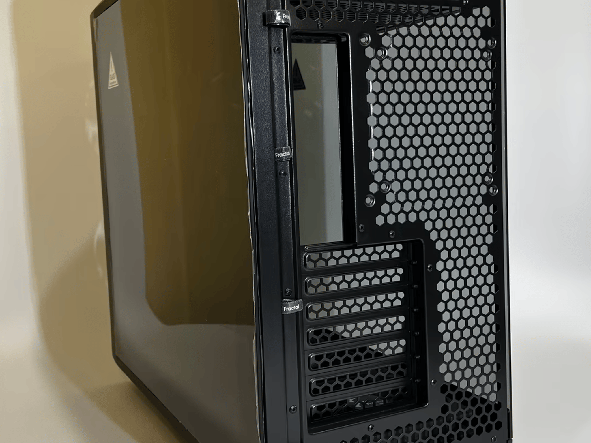 Fractal Torrent Black Dark Tint