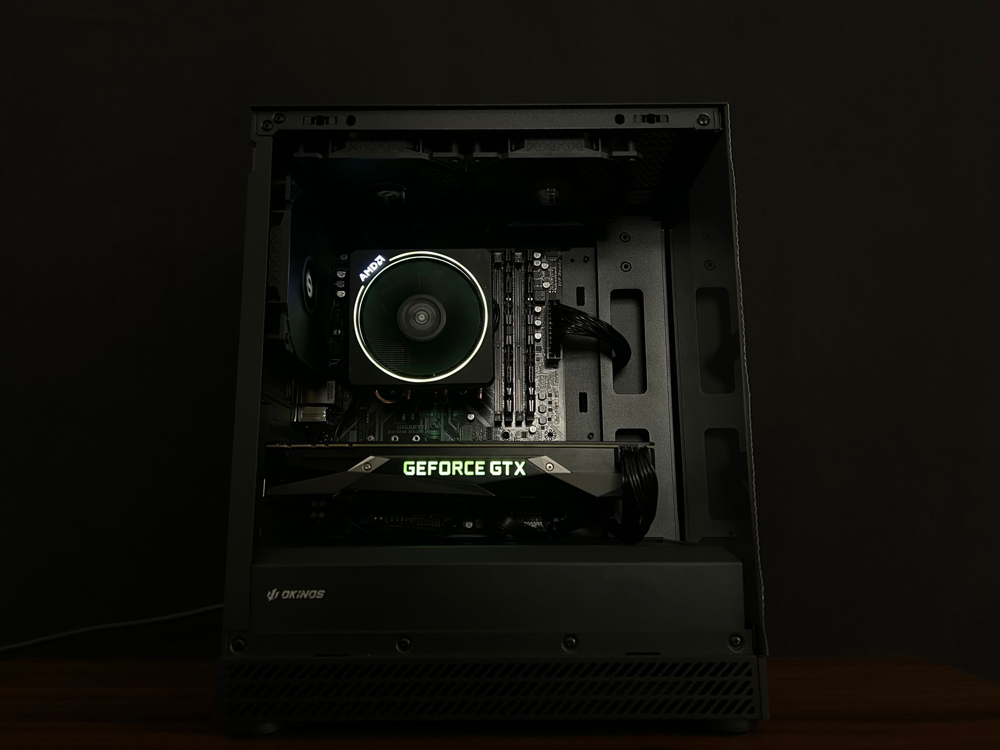 GeForce GTX 1080 Custom Gaming PC - Ryzen 7 2700X