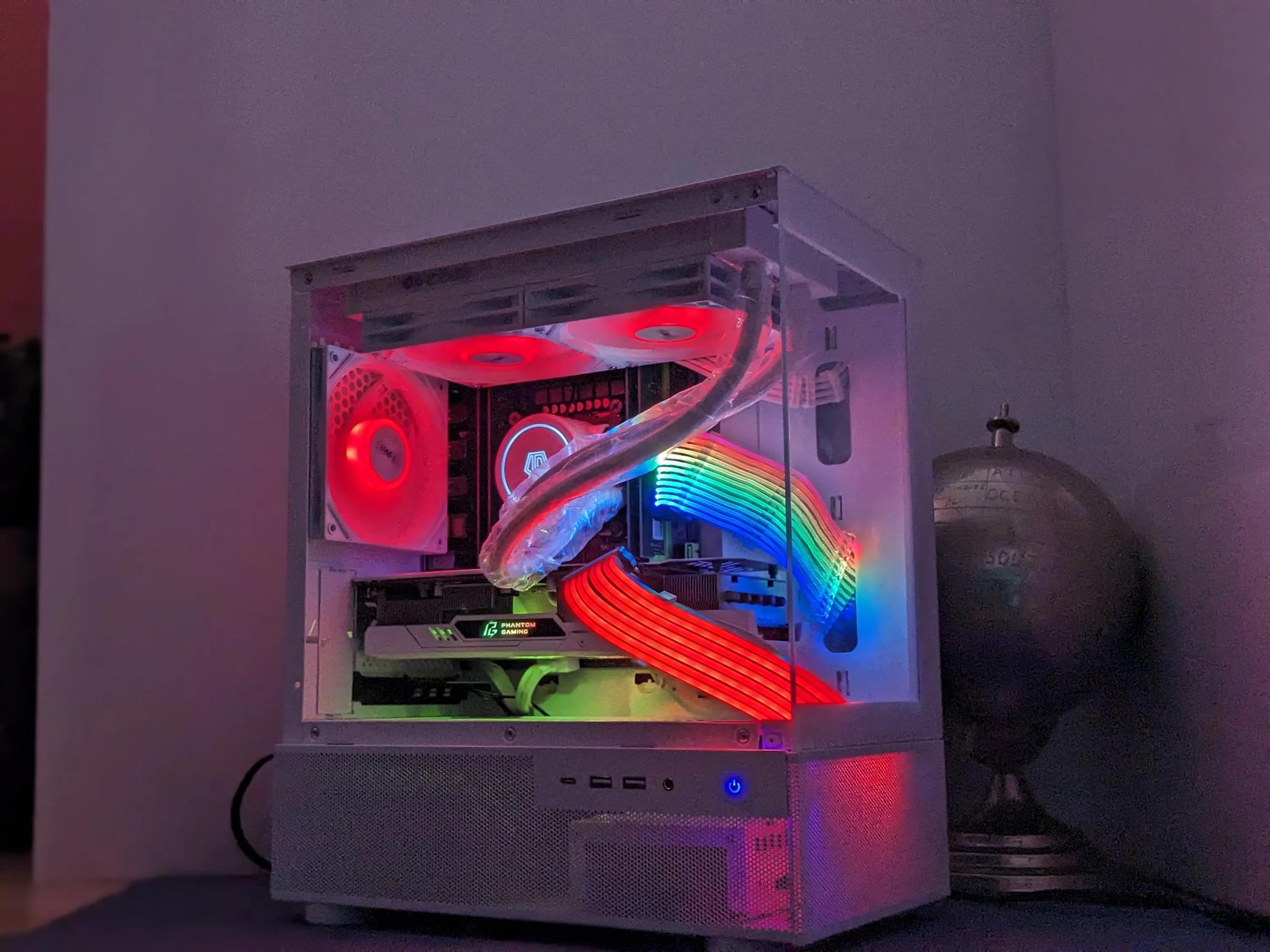 ️ ファントム⚪👻 RX 5700XT 8GB👻32GB DDR4👻 1TB NVMe👻Intel 14-cores 28-threads👻Windows 11 Pro(Activated)