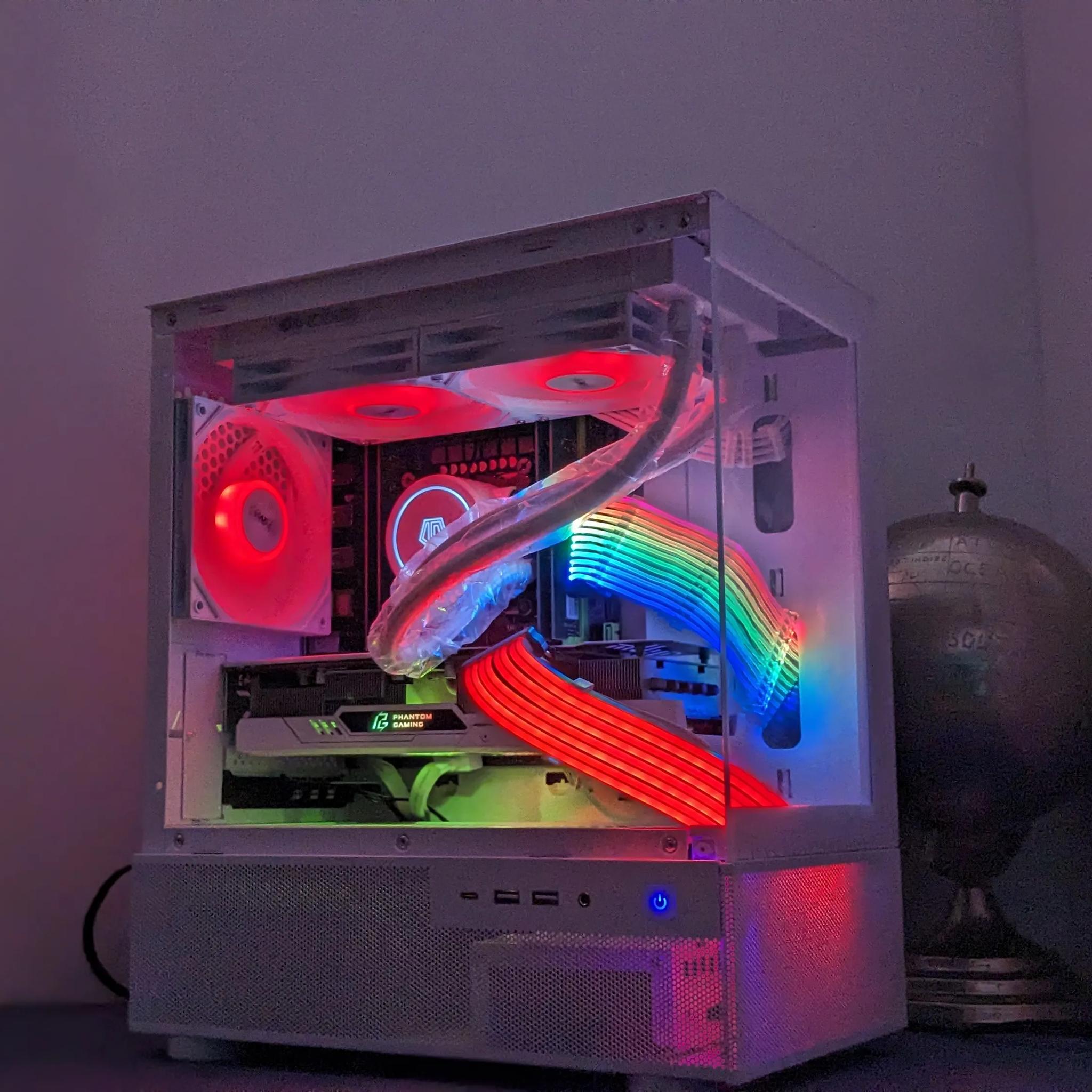 ️ ファントム⚪👻 RX 5700XT 8GB👻32GB DDR4👻 1TB NVMe👻Intel 14-cores 28-threads👻Windows 11 Pro(Activated)