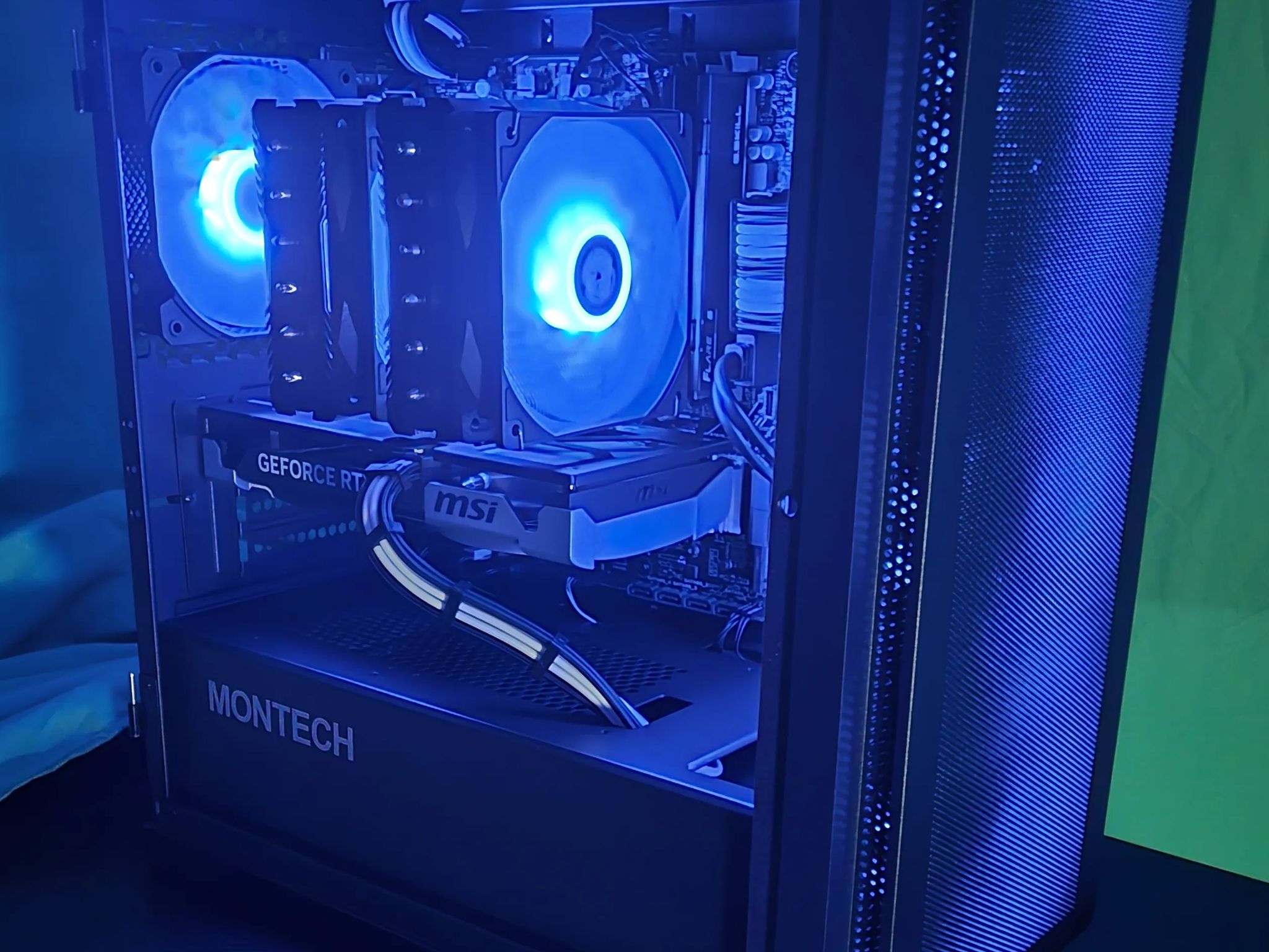 Gaming PC - Ryzen 5 9600X - RTX 5060 Ti 16GB - 32GB DDR5 6000MHz - BeZ Tech Custom